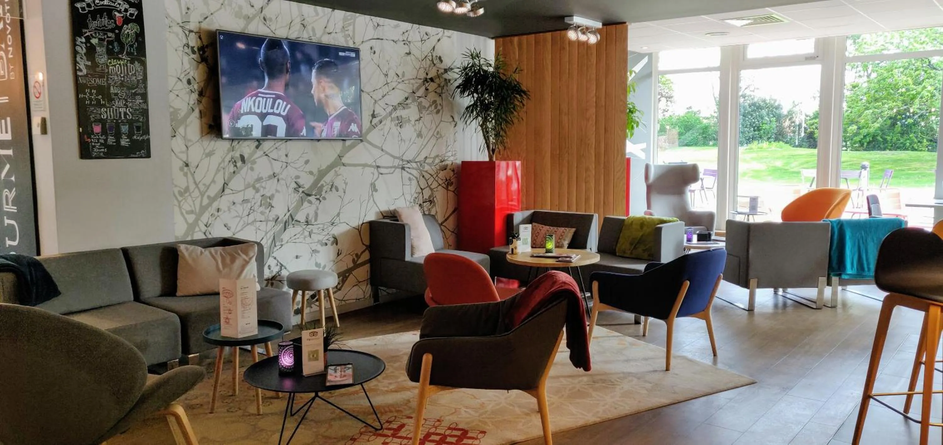 TV and multimedia in Novotel Saclay