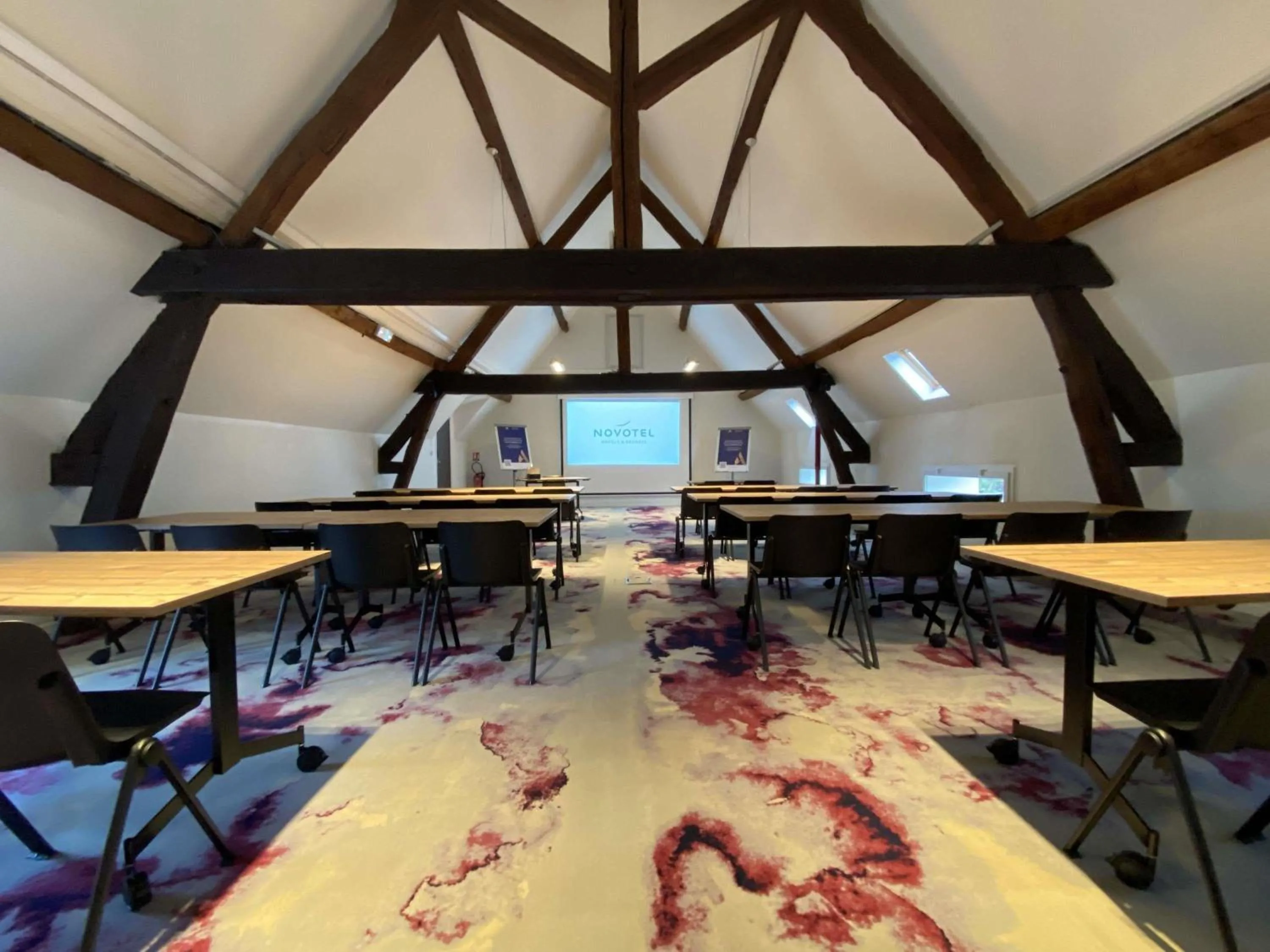 Meeting/conference room in Novotel Saclay