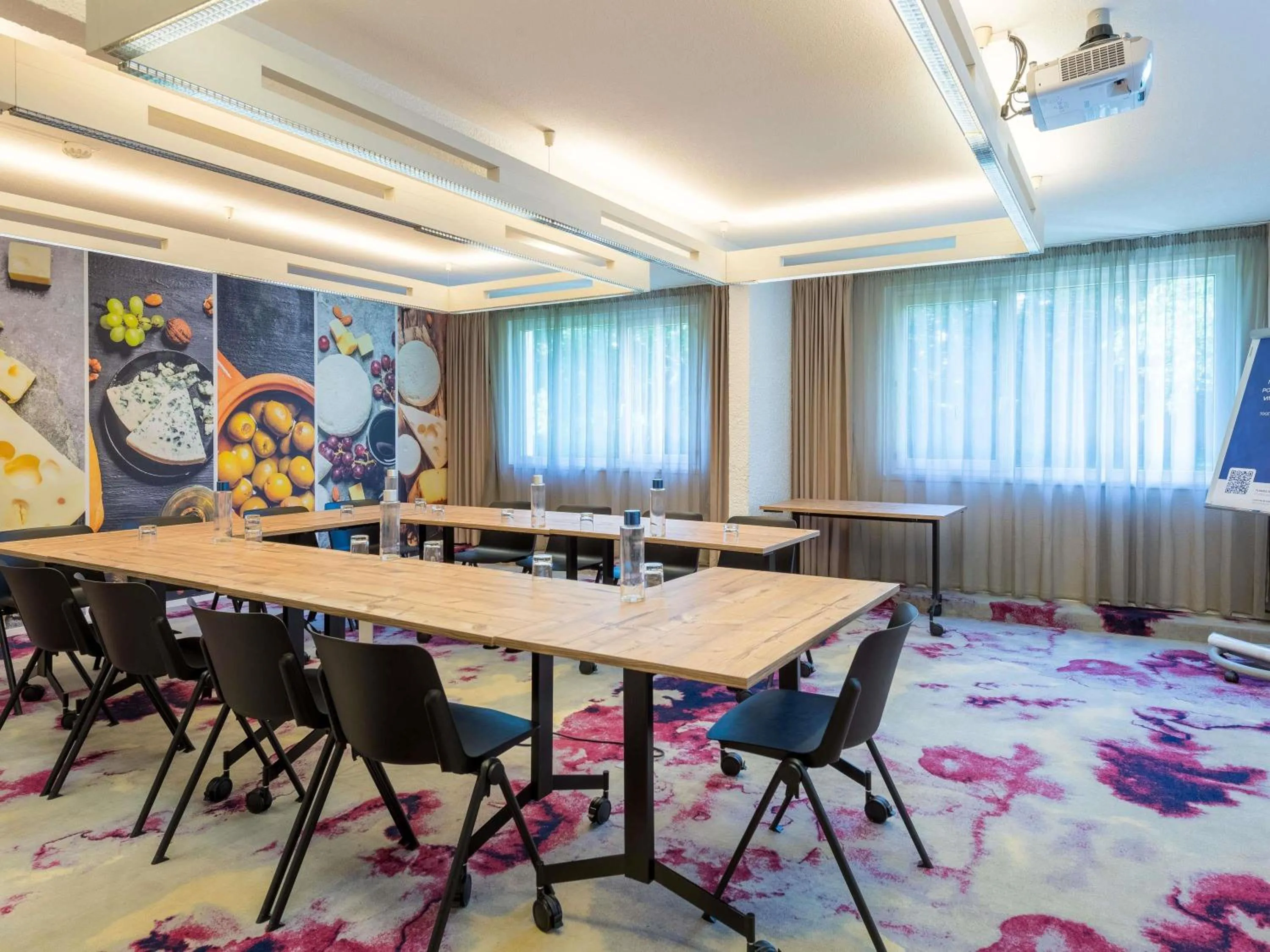 Meeting/conference room in Novotel Saclay
