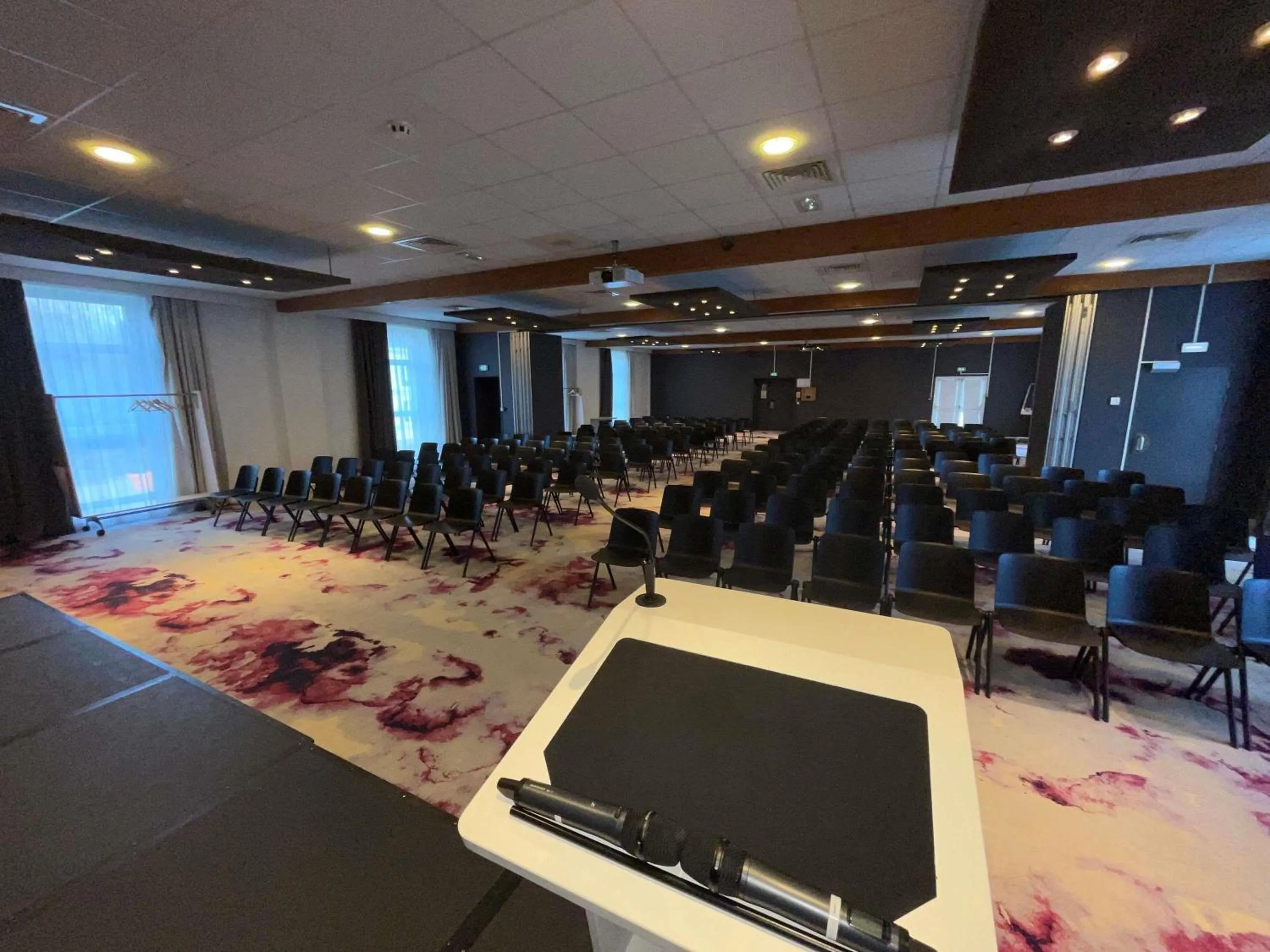 Meeting/conference room in Novotel Saclay