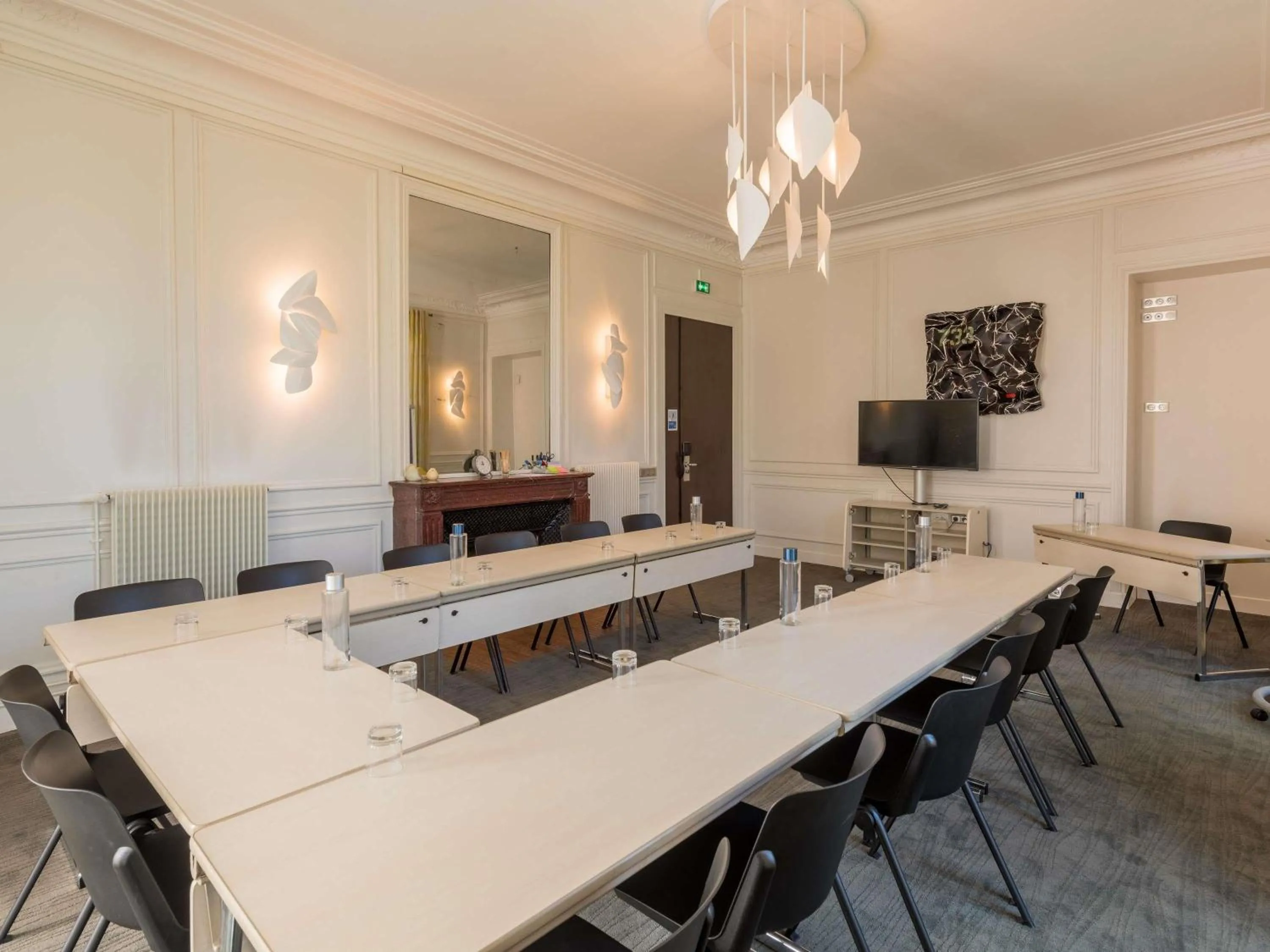 Meeting/conference room in Novotel Saclay