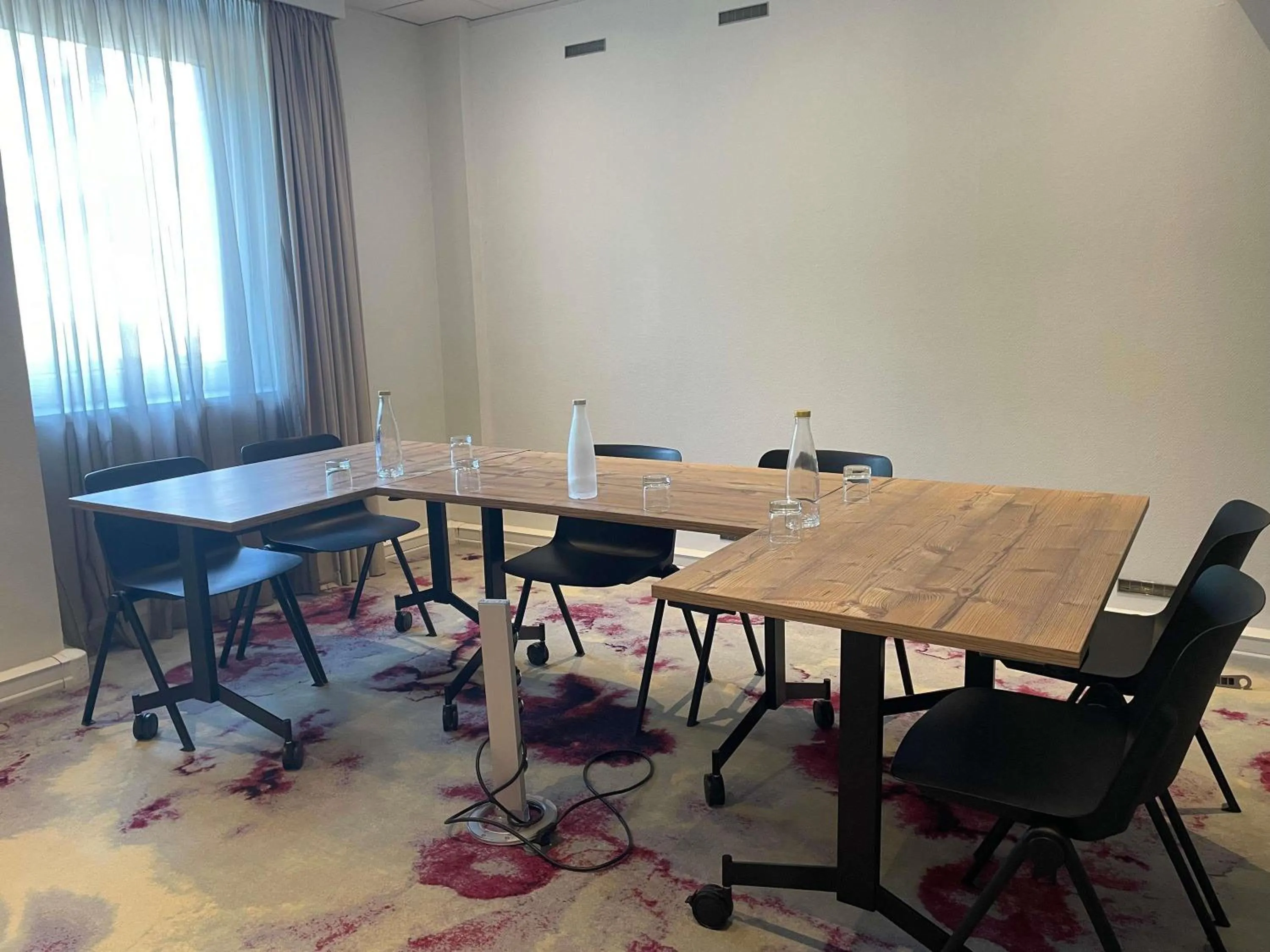 Meeting/conference room in Novotel Saclay