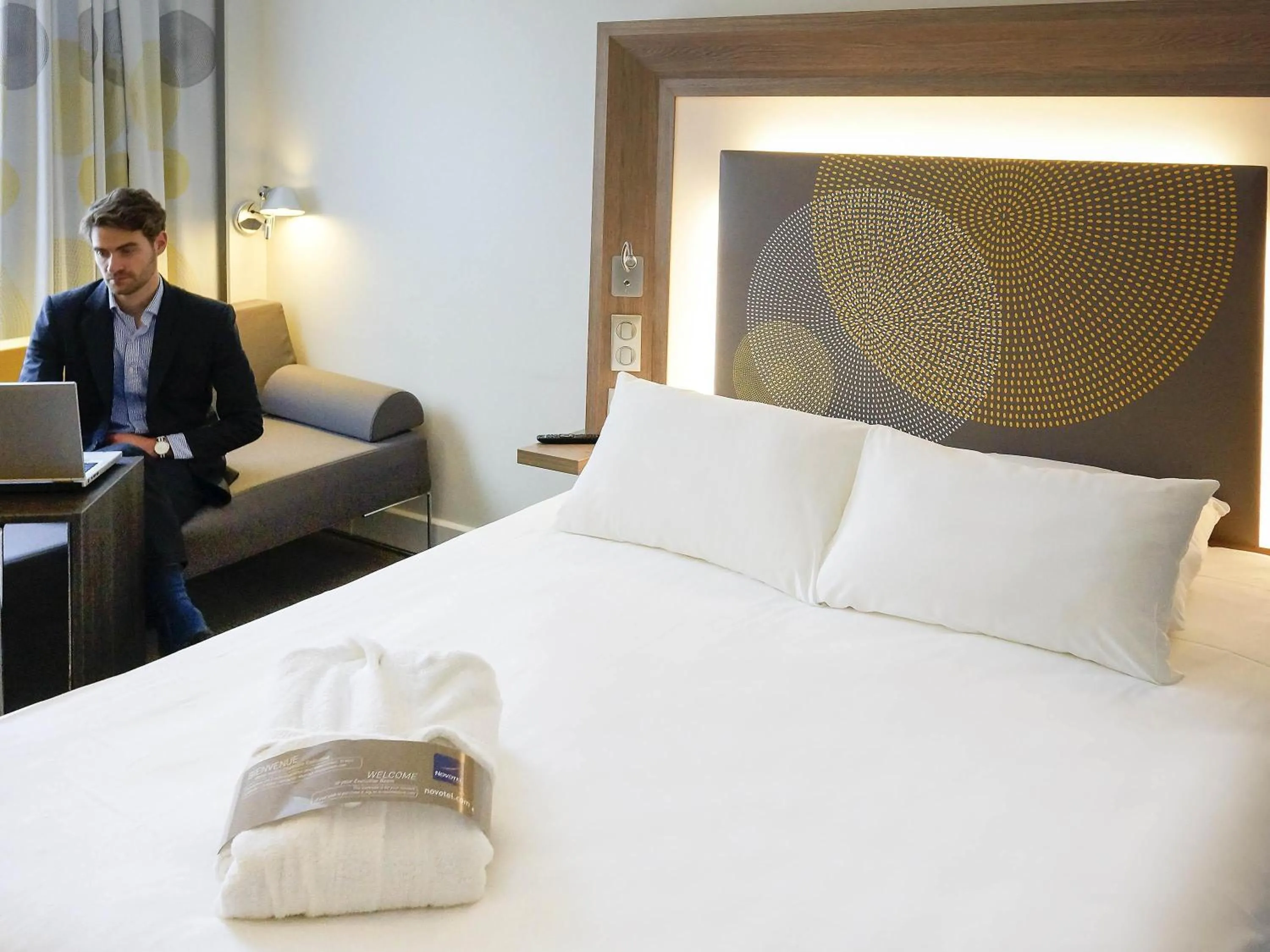 Bedroom, Bed in Novotel Saclay