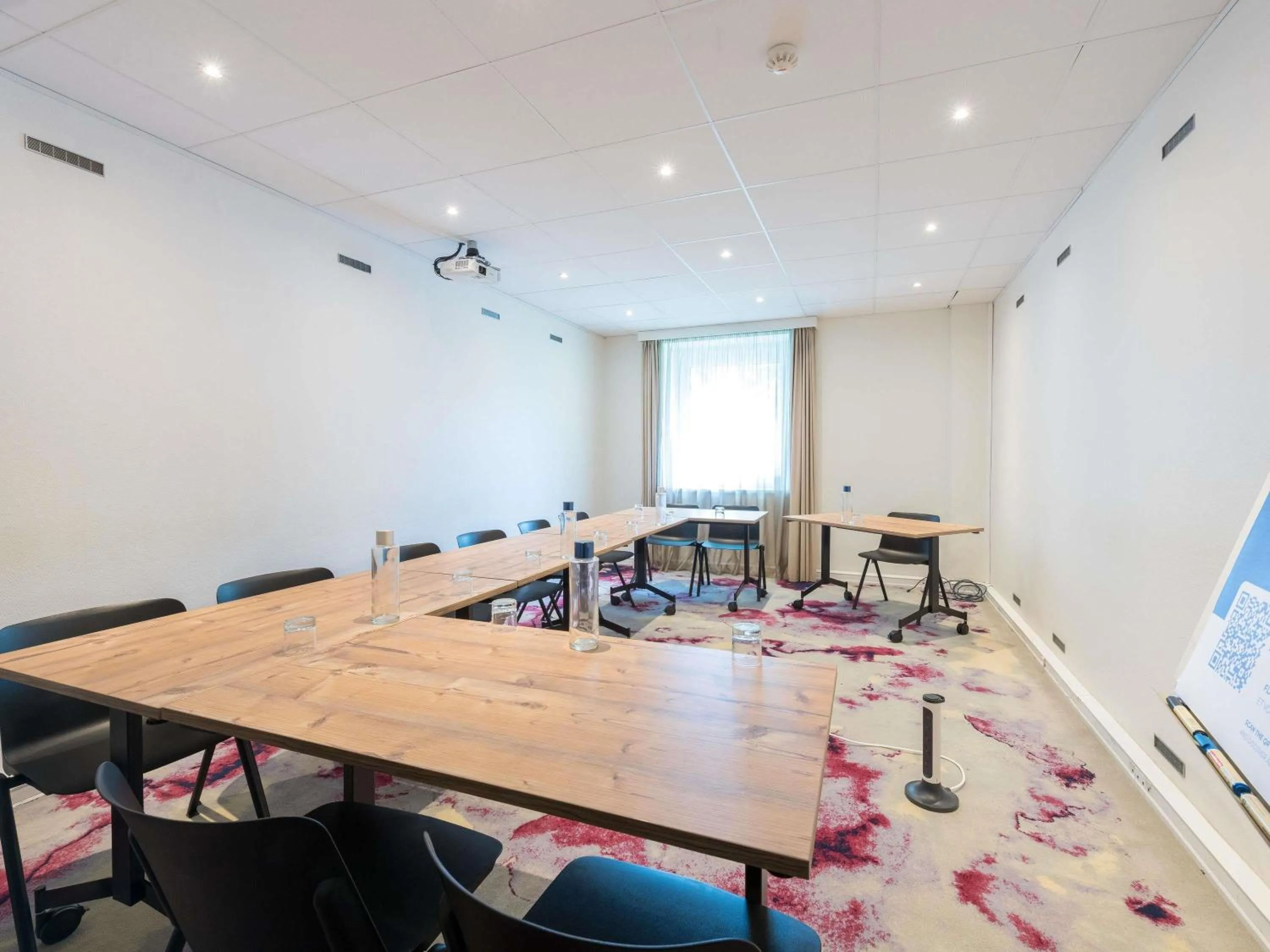 Meeting/conference room in Novotel Saclay