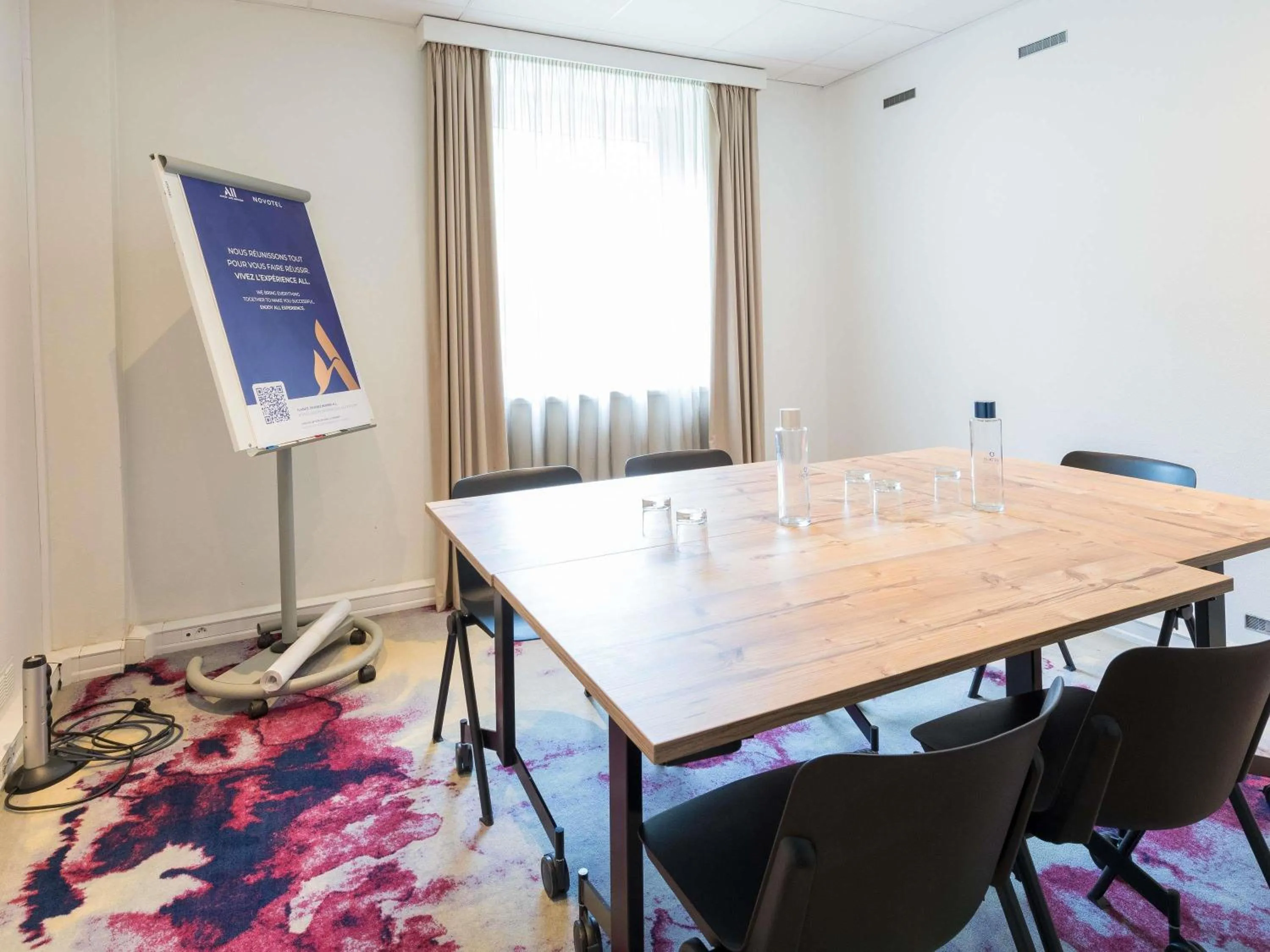Meeting/conference room in Novotel Saclay