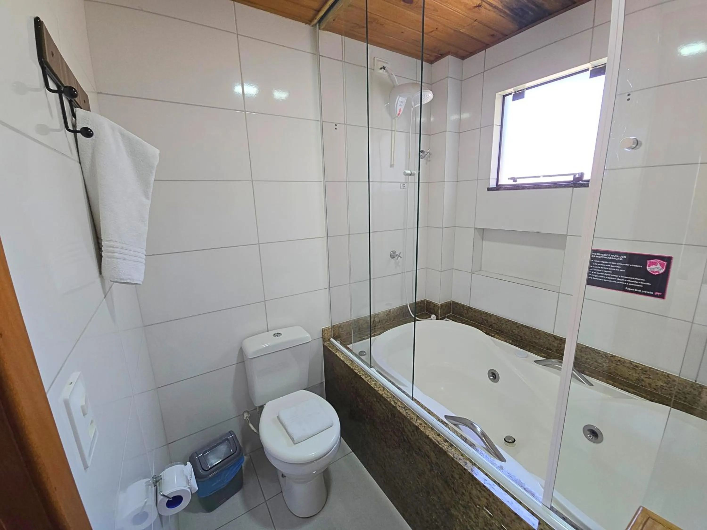 Shower in Chalé Suiço Bombinhas