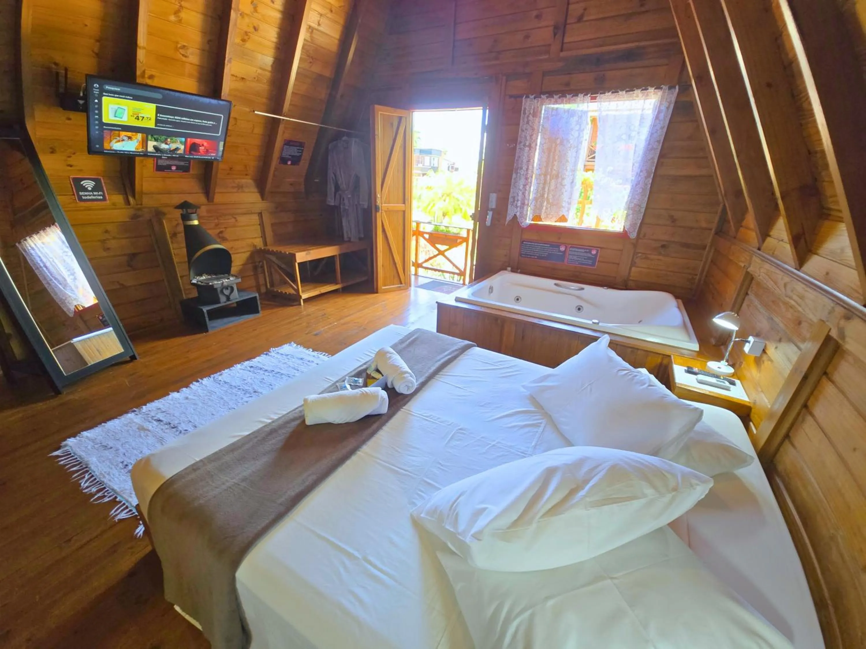 Bed in Chalé Suiço Bombinhas