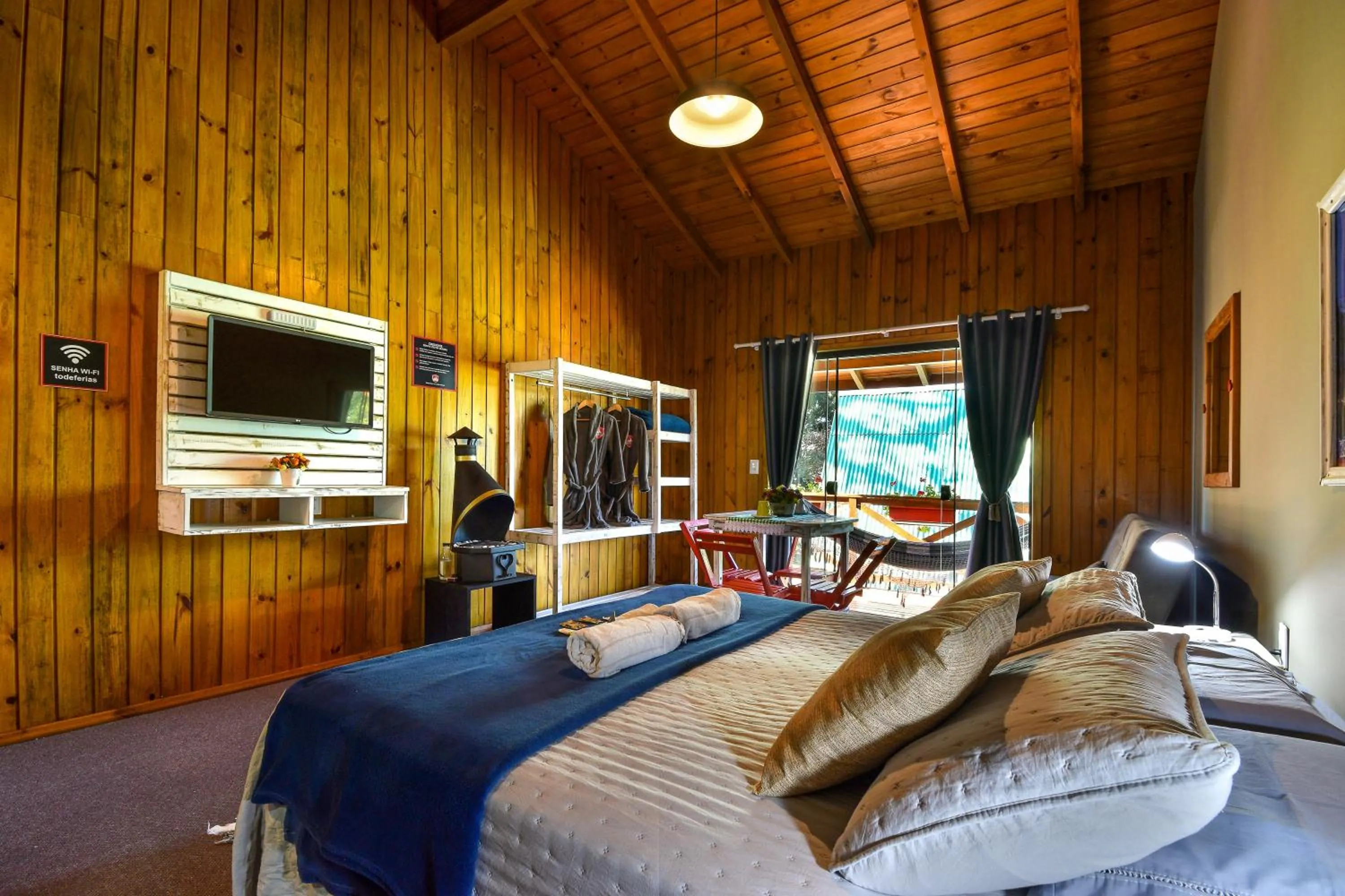 TV and multimedia, Bed in Pousada Chalé Suiço Bombinhas