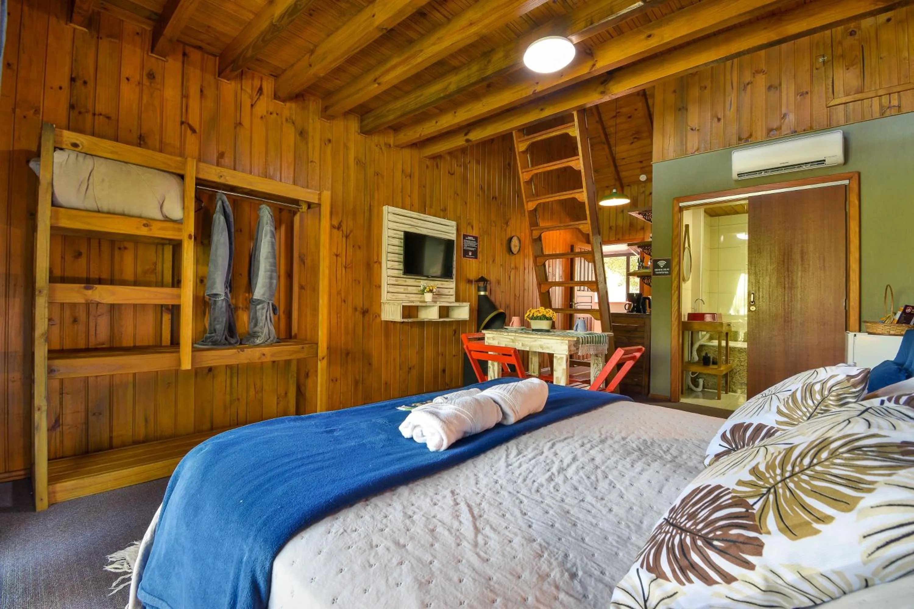 Bed in Pousada Chalé Suiço Bombinhas