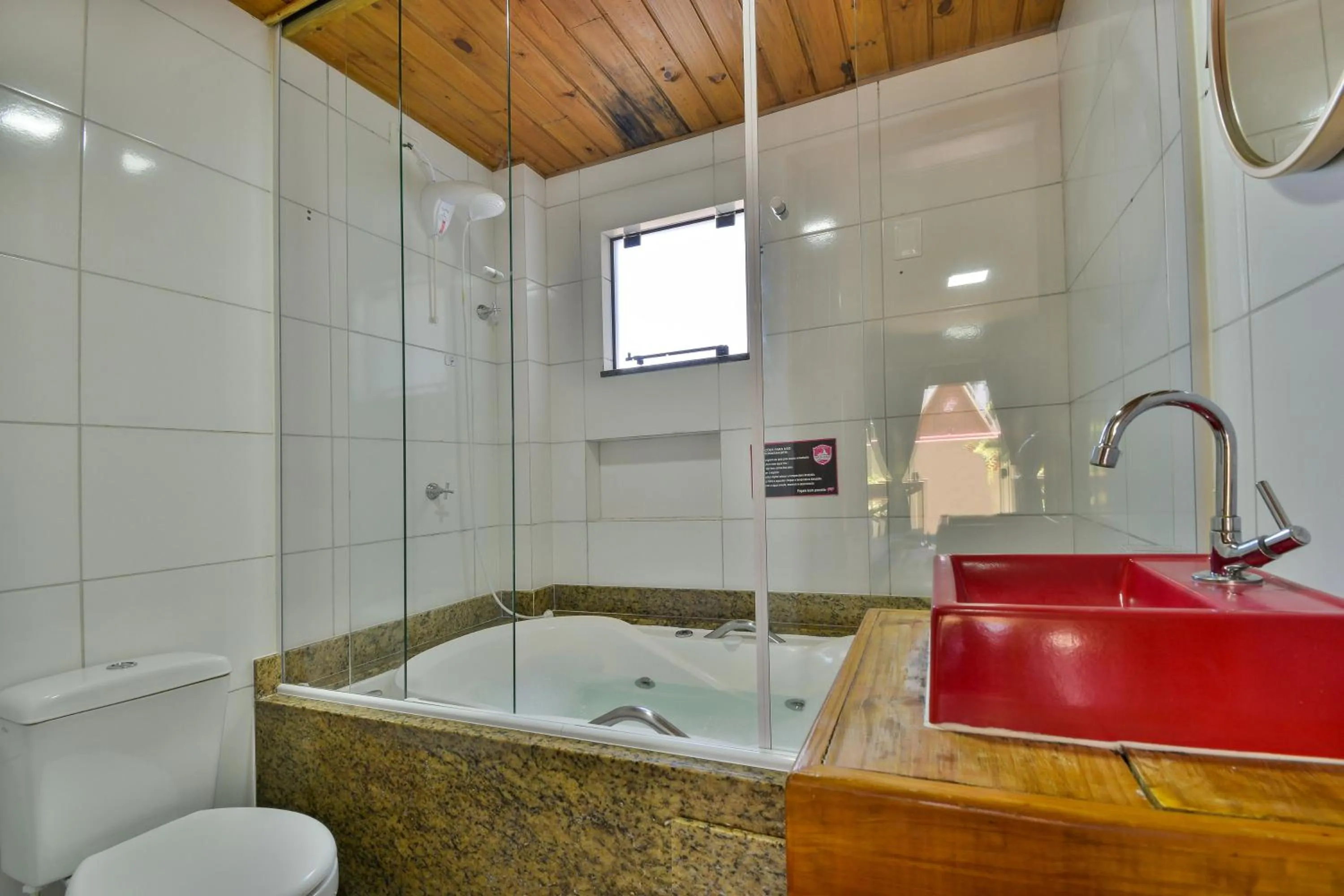 Shower in Pousada Chalé Suiço Bombinhas