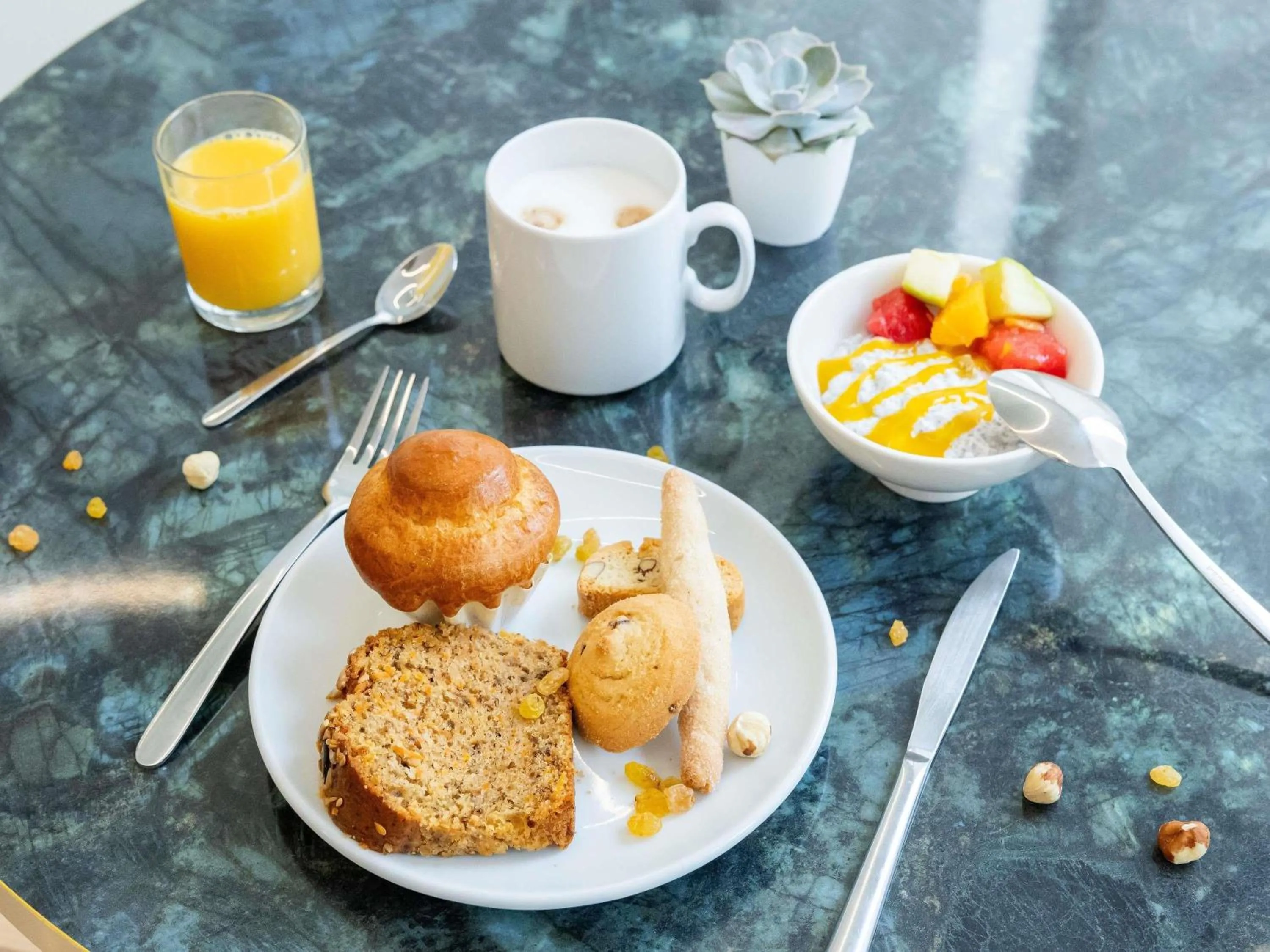 Restaurant/places to eat in Novotel Suites Montpellier Antigone