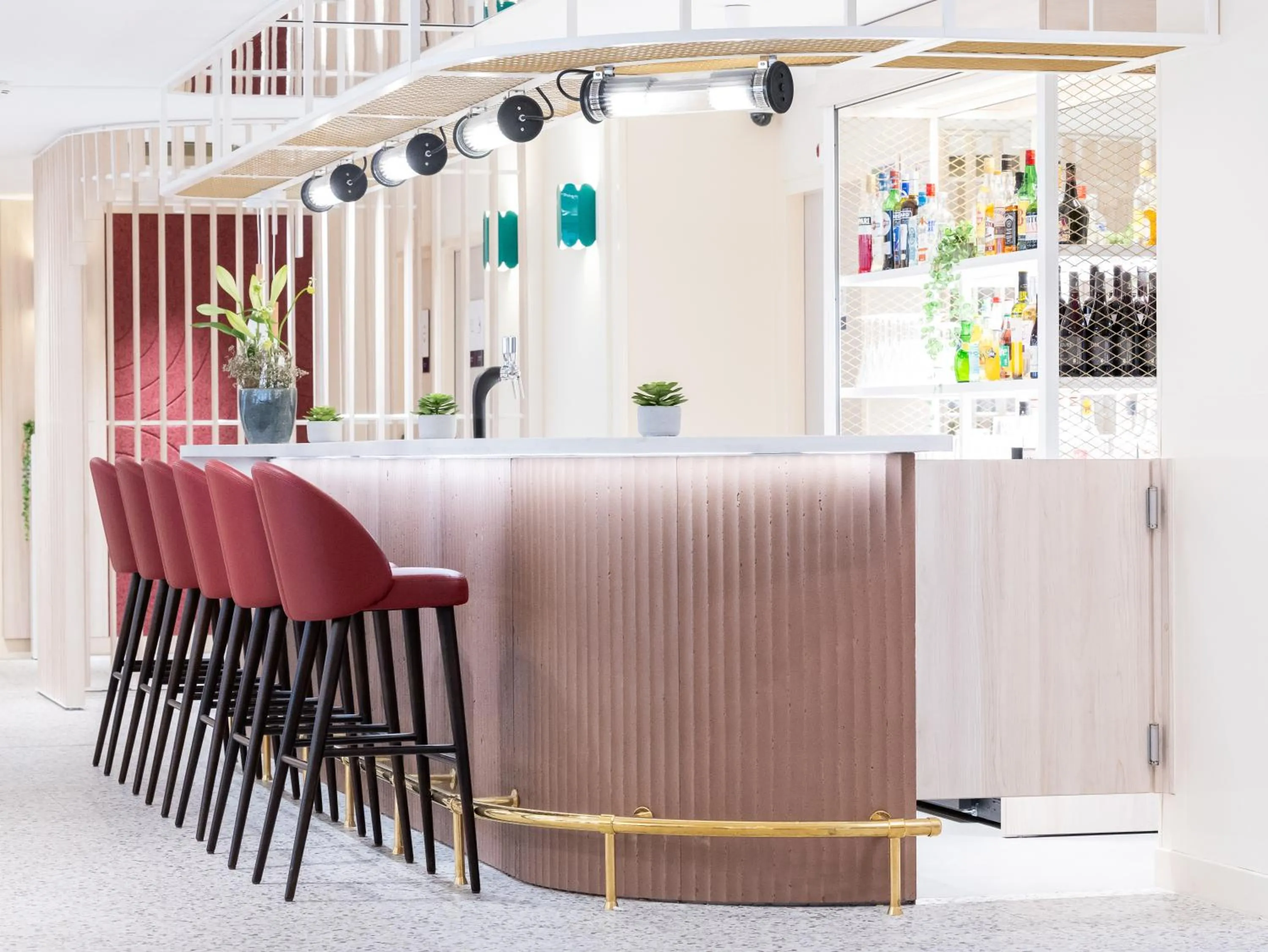 Lounge or bar in Novotel Suites Montpellier Antigone