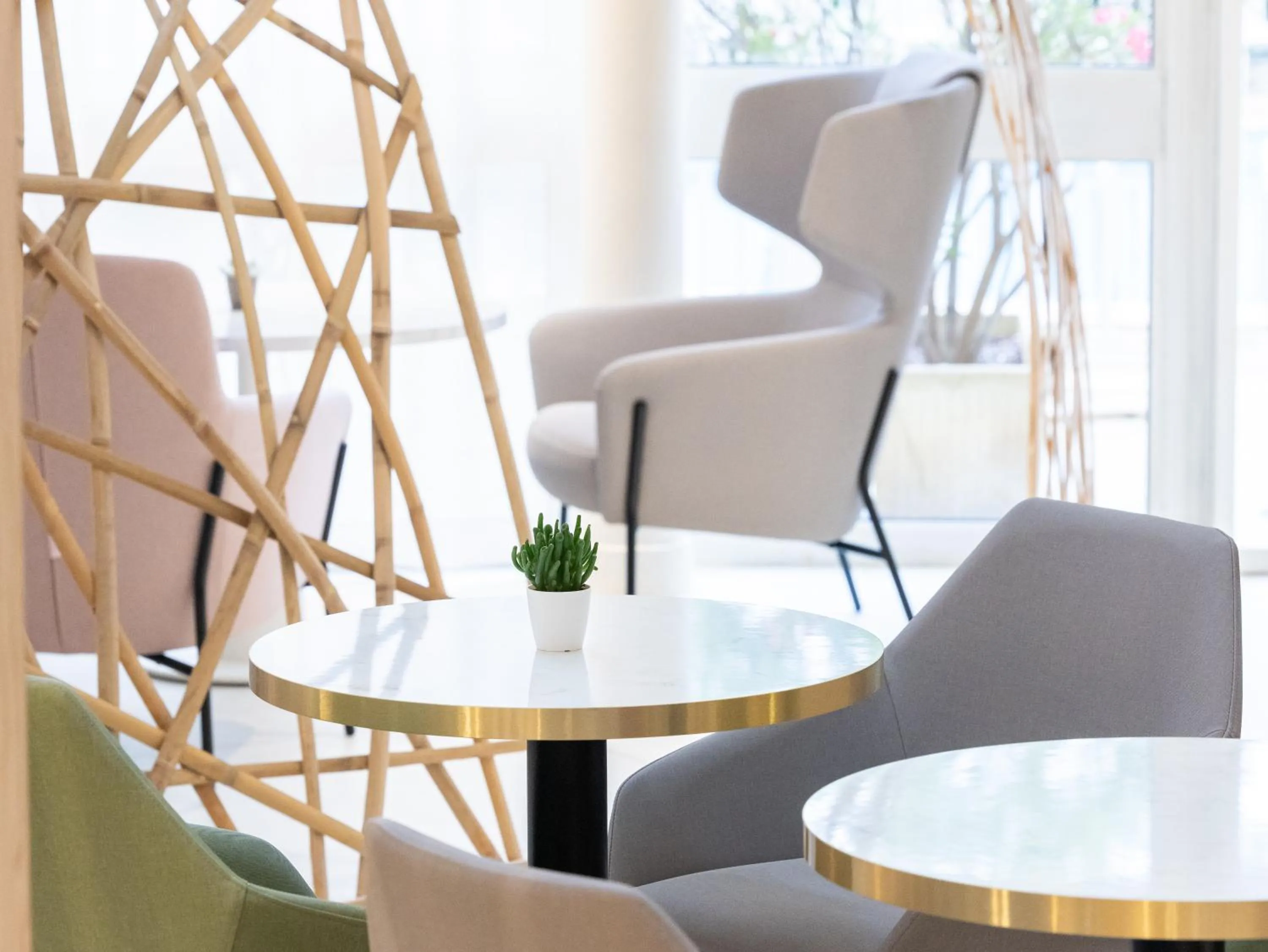 Lobby or reception in Novotel Suites Montpellier Antigone