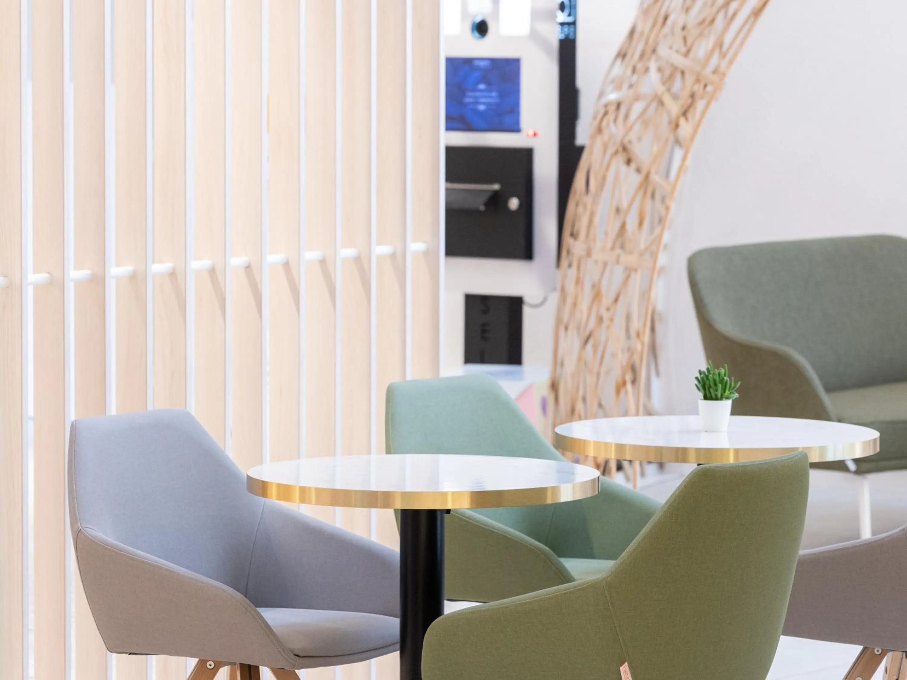 Lobby or reception in Novotel Suites Montpellier Antigone