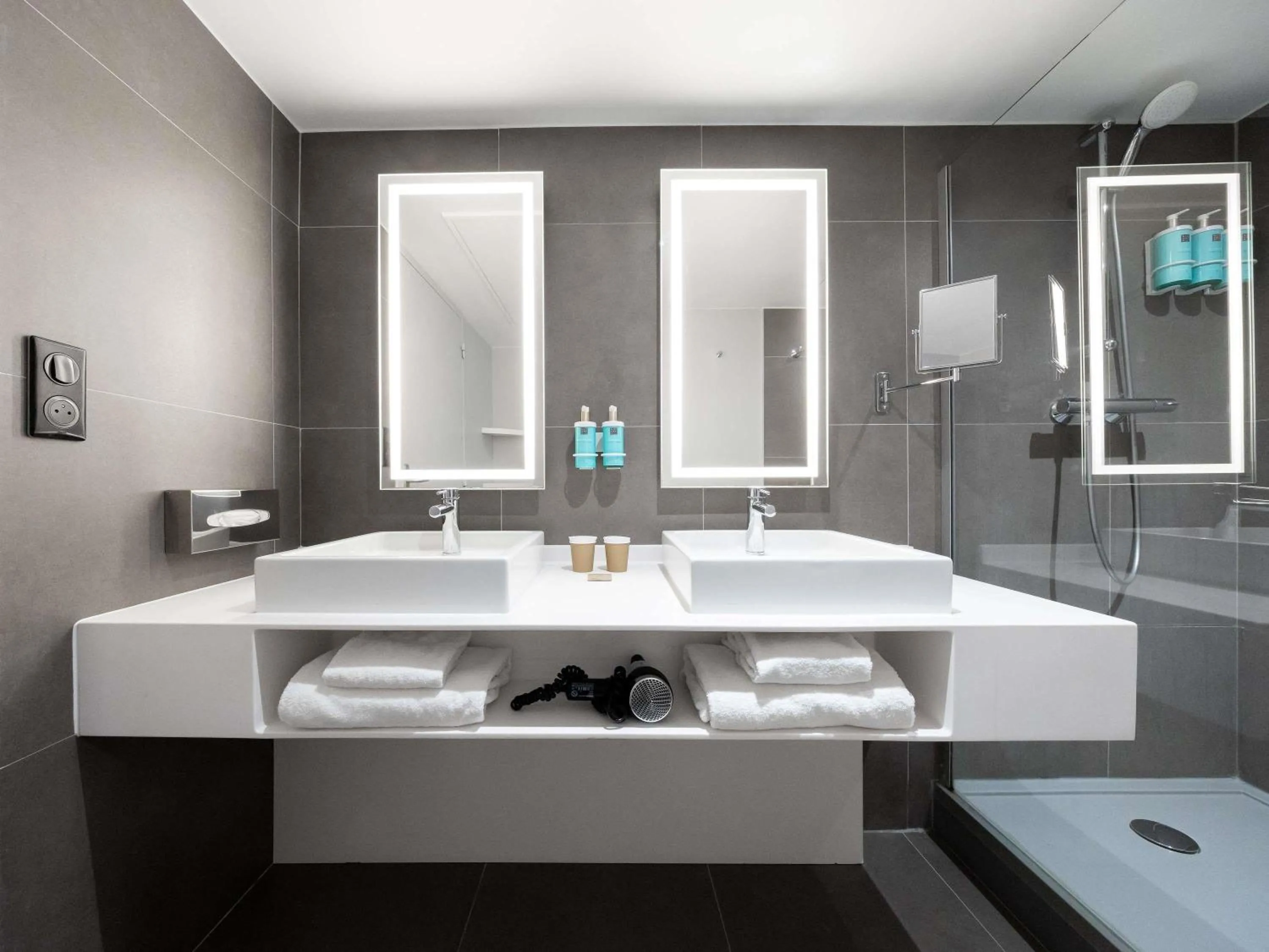 Photo of the whole room in Novotel Suites Montpellier Antigone