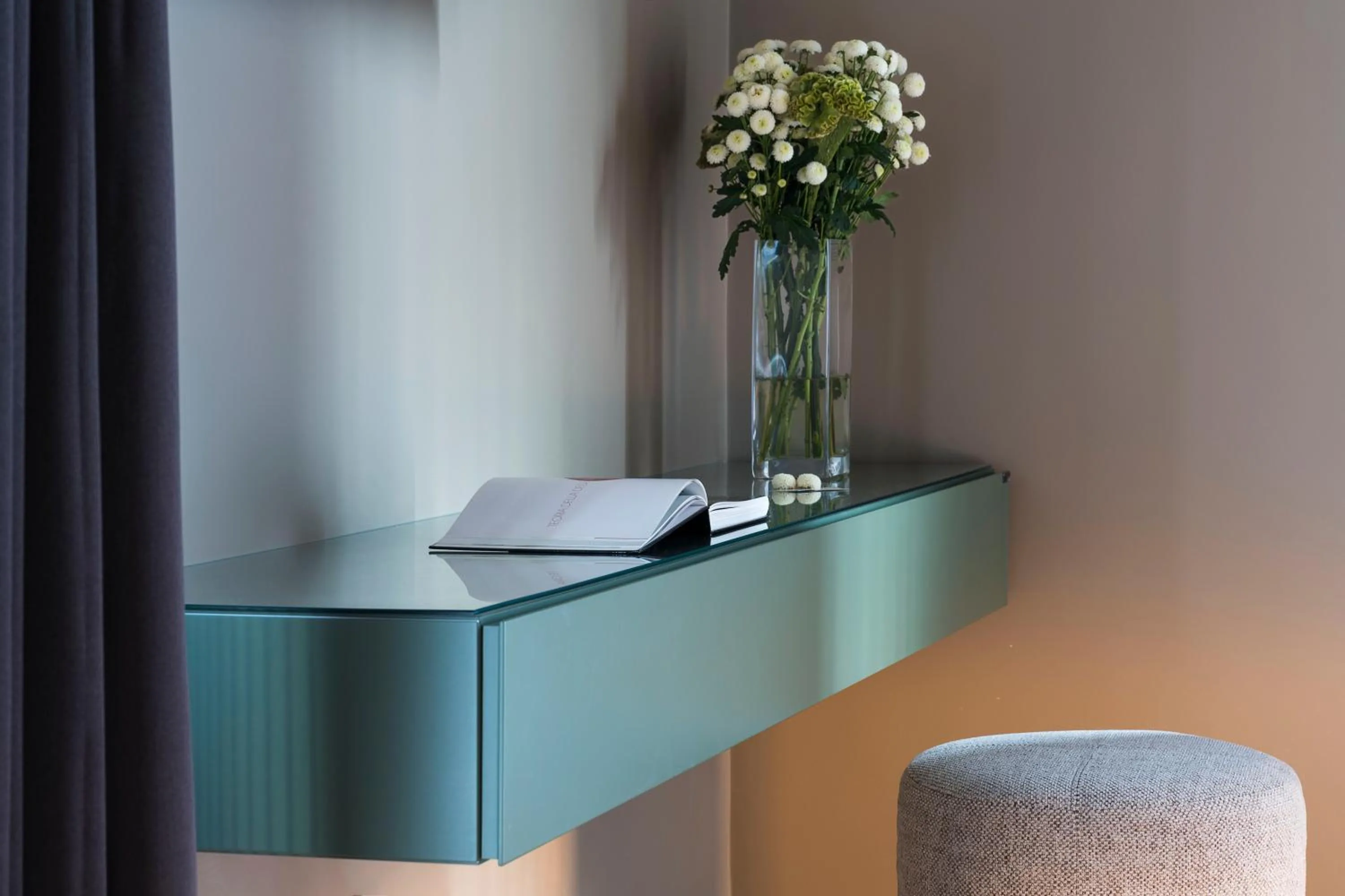 Decorative detail in Nèroli Bio Relais