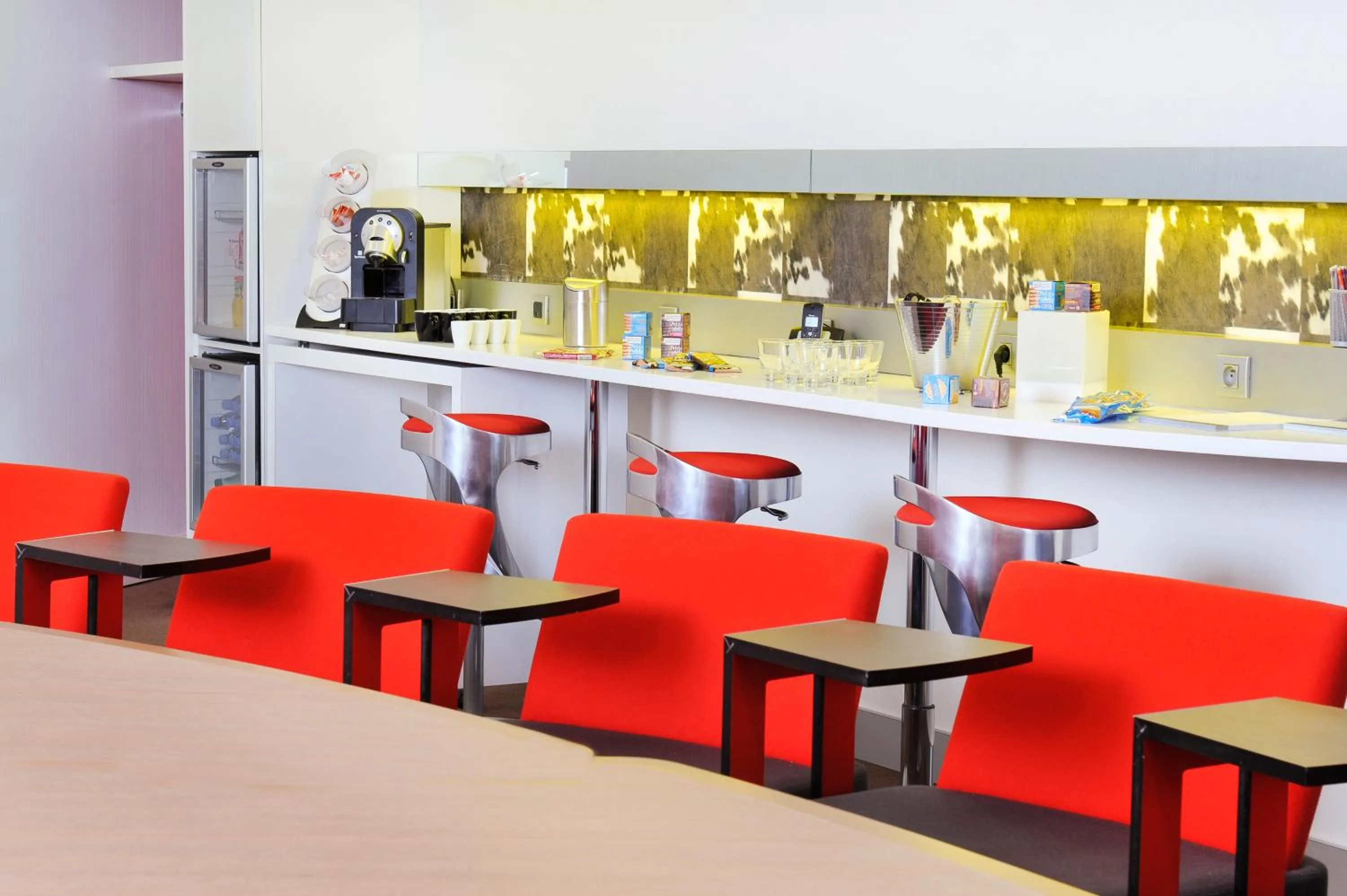 Coffee/tea facilities in Novotel Paris Rueil Malmaison