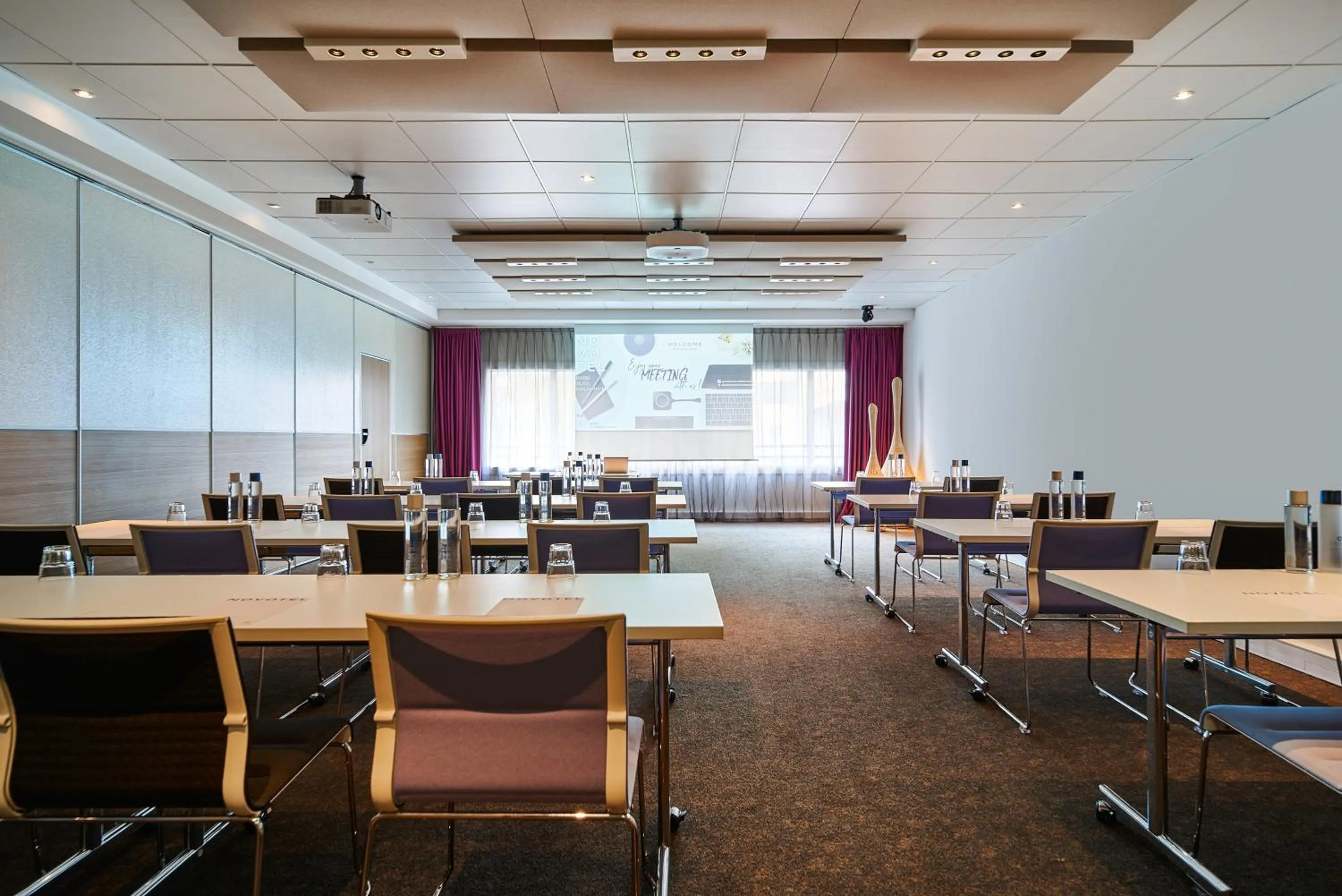 Meeting/conference room in Novotel Paris Rueil Malmaison