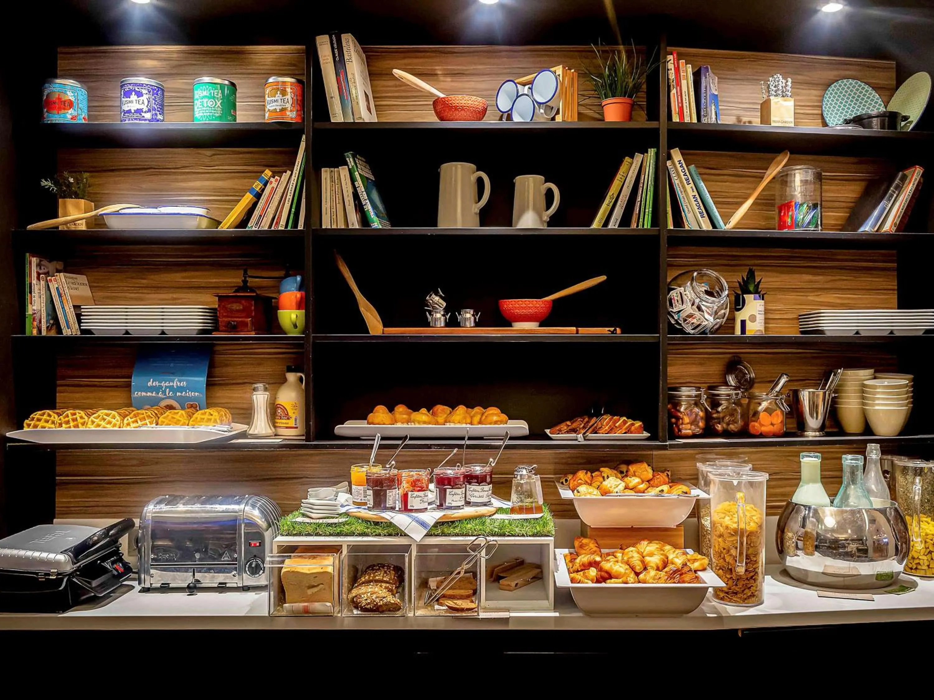 Restaurant/places to eat in Novotel Paris Rueil Malmaison