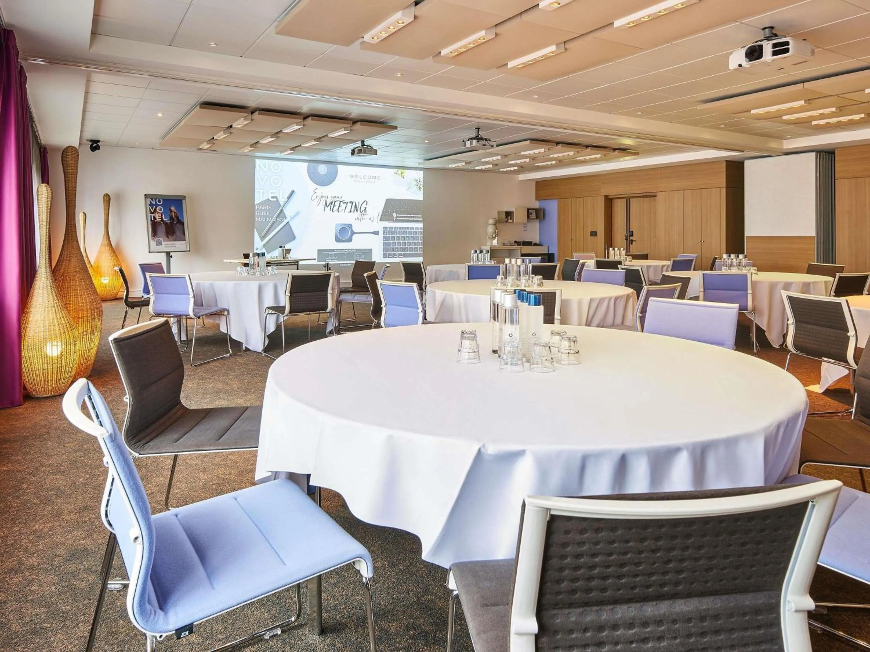 Meeting/conference room in Novotel Paris Rueil Malmaison