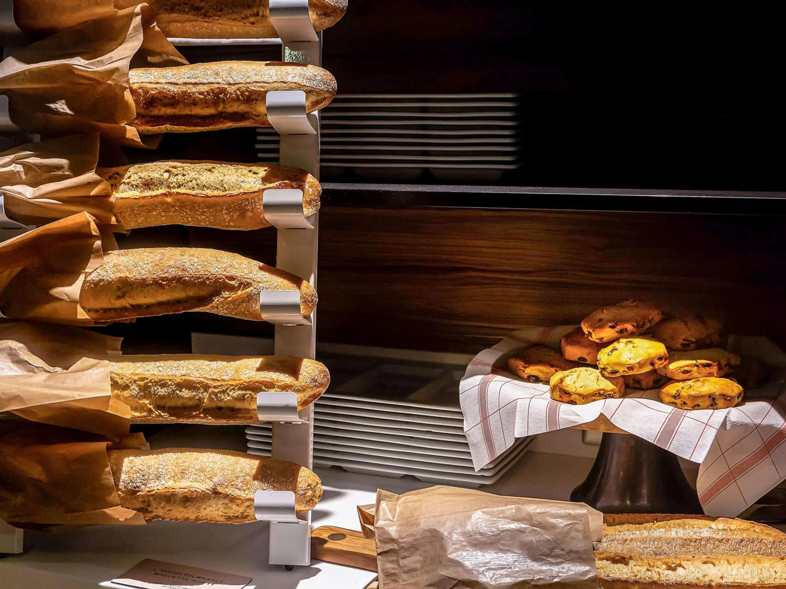 Restaurant/places to eat in Novotel Paris Rueil Malmaison