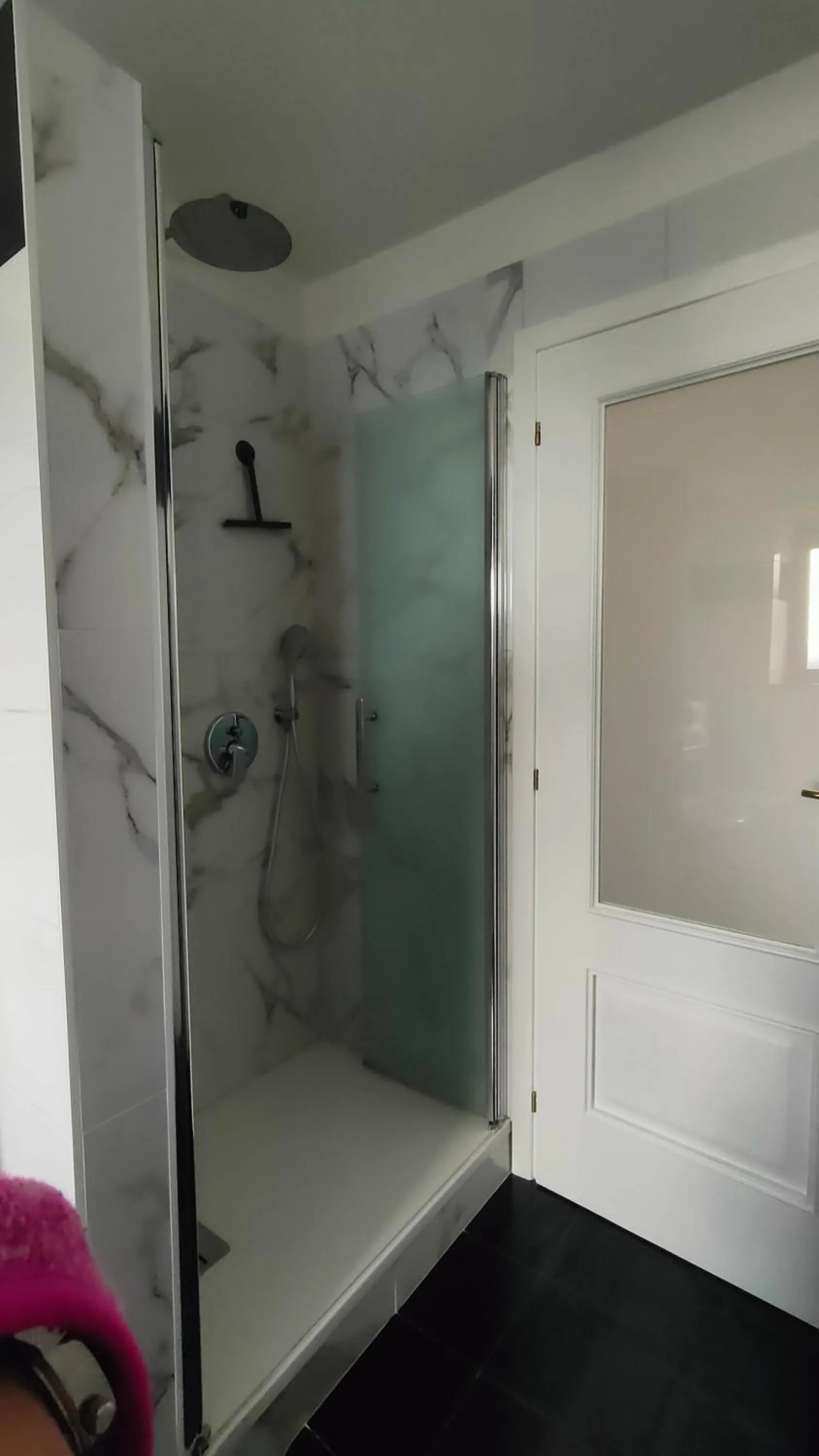 Shower, Bed in Bed&Breakfast Angela