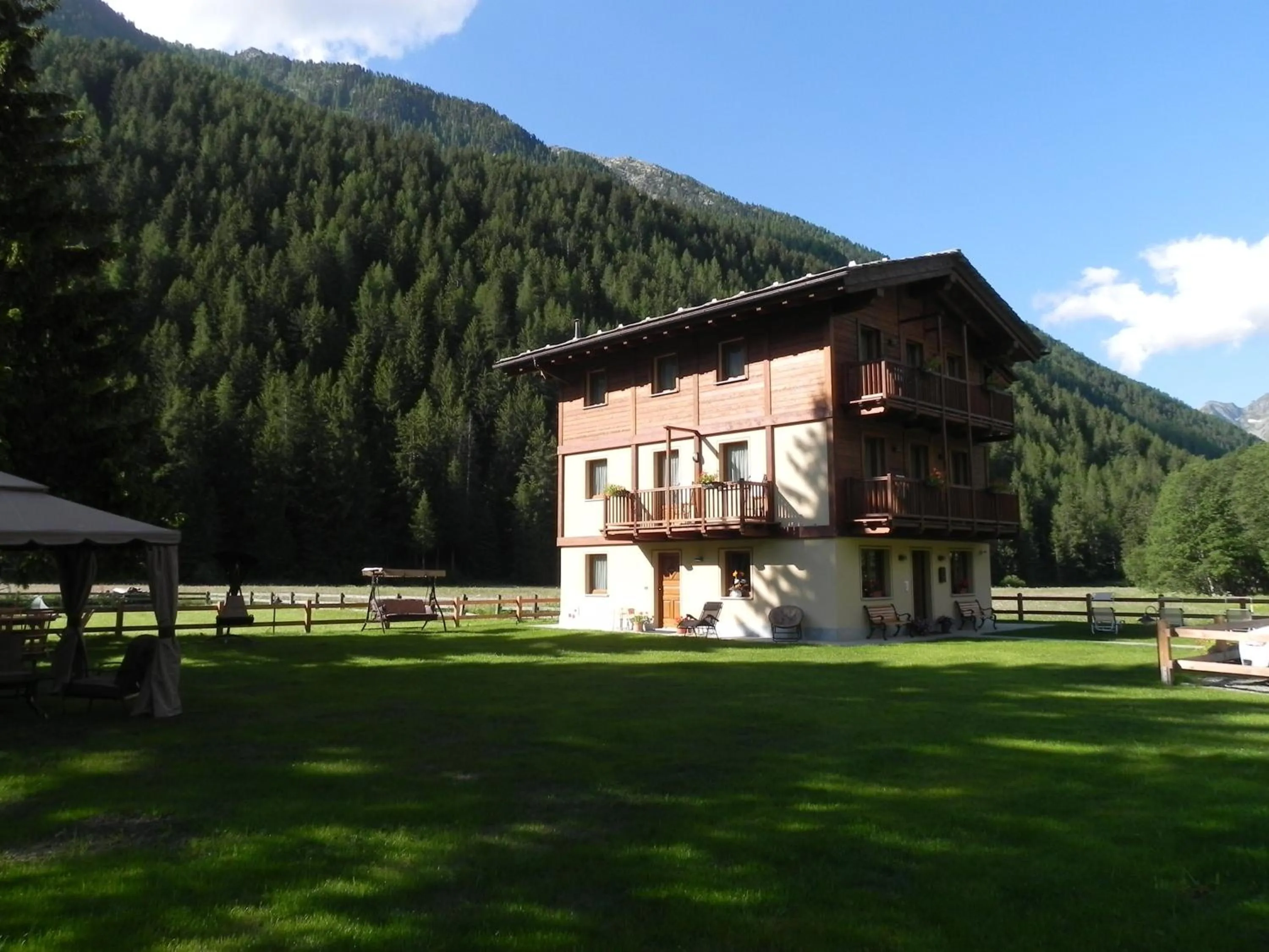 Facade/entrance in Villa Americana Chambres d'Hotes