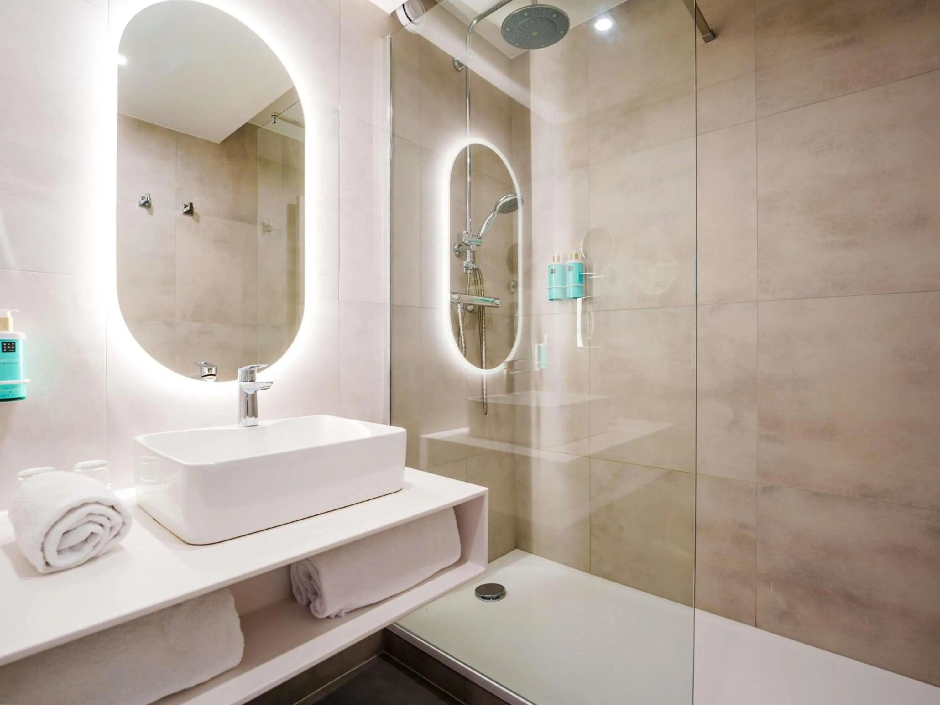 Bedroom in Novotel Saint Avold