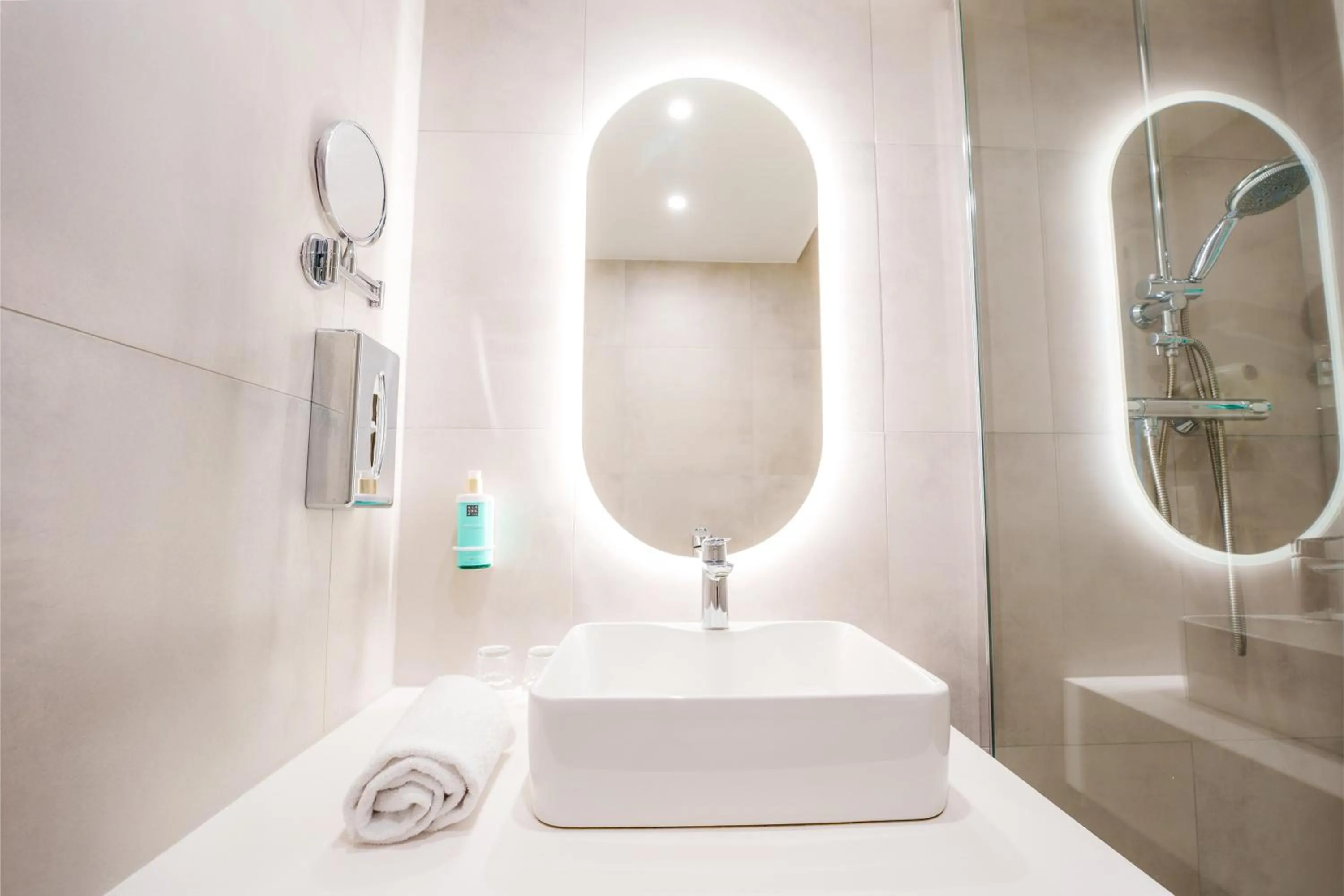 Bathroom in Novotel Saint Avold