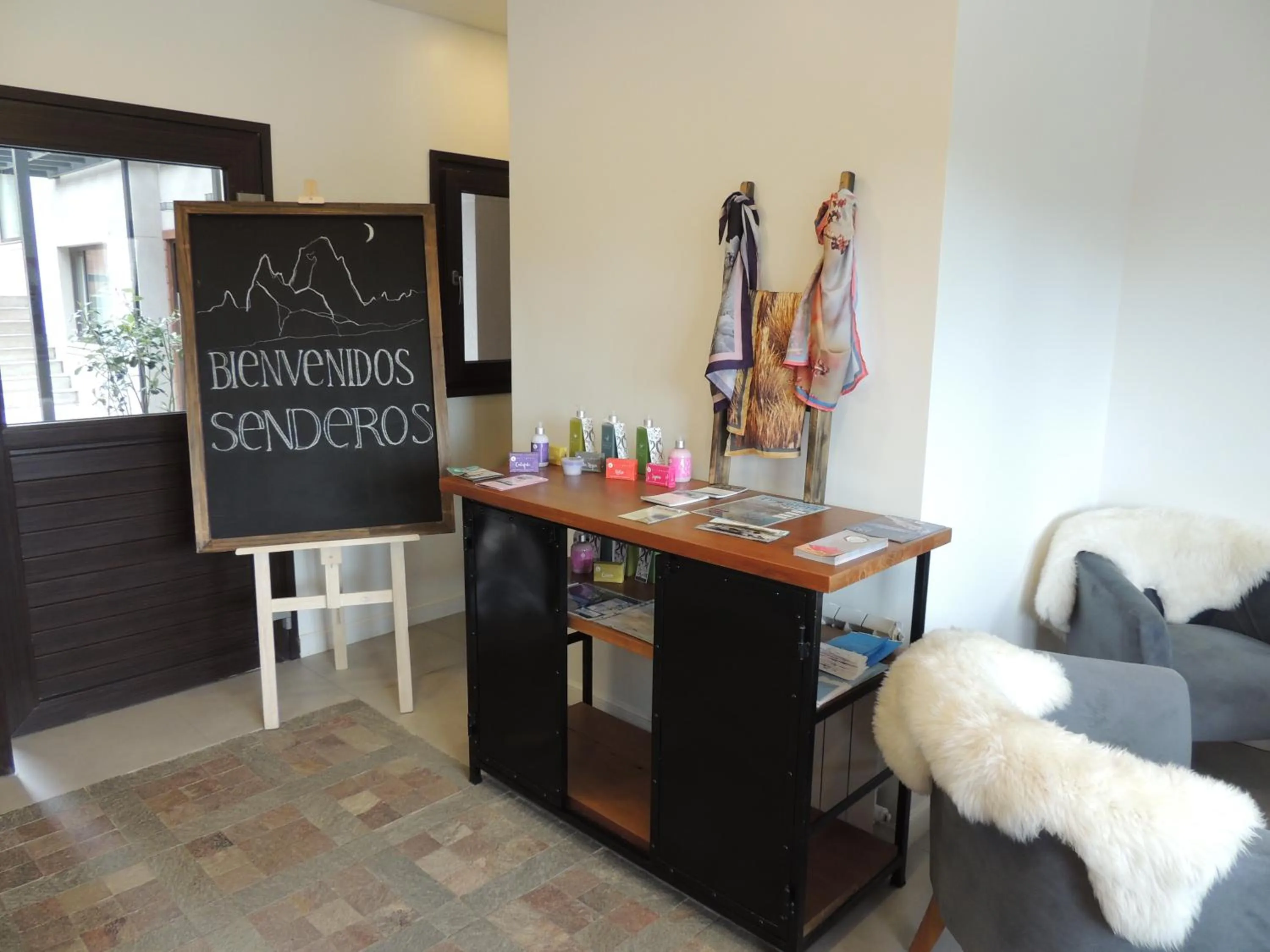 Lobby or reception in Senderos Aparts & Suites