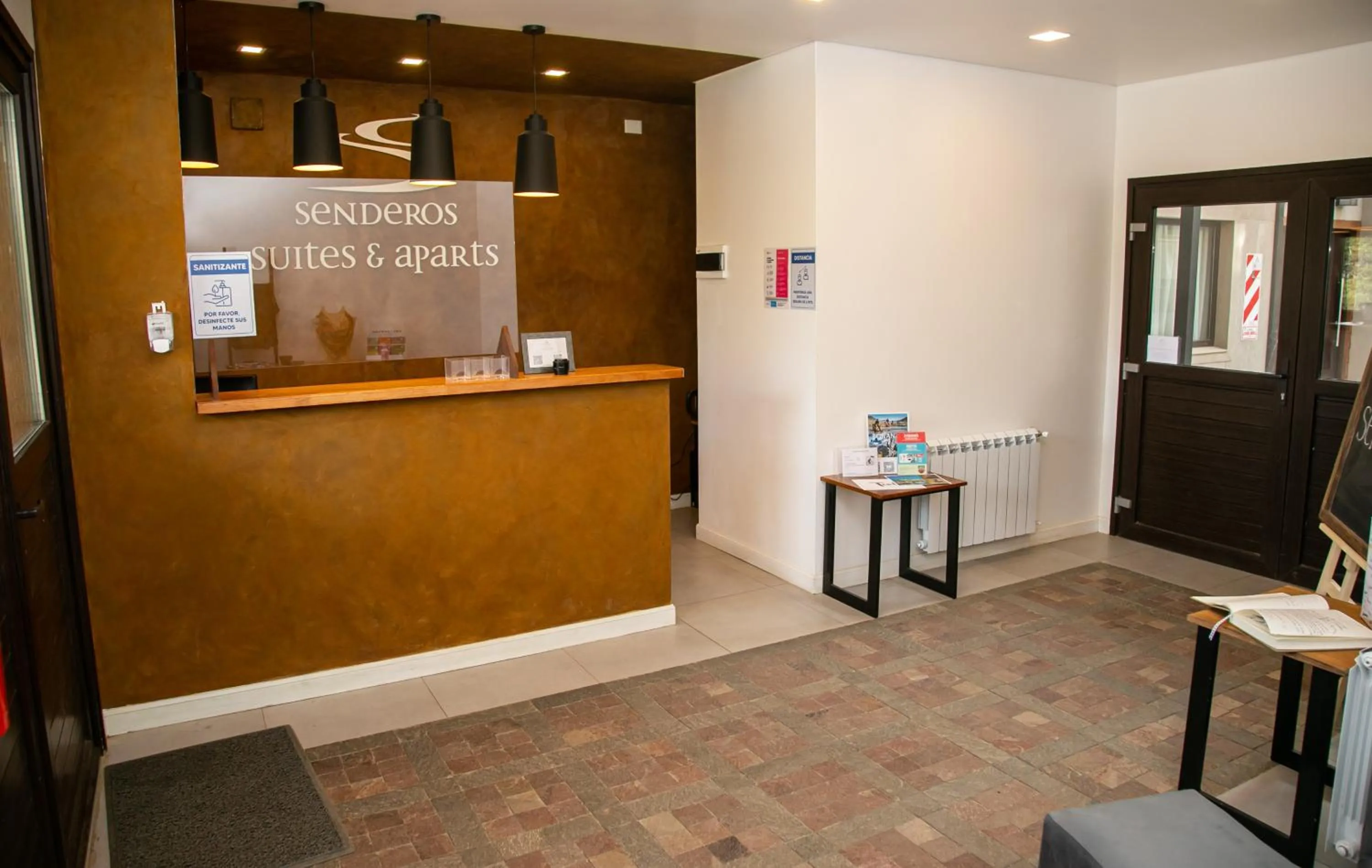 Lobby or reception in Senderos Aparts & Suites