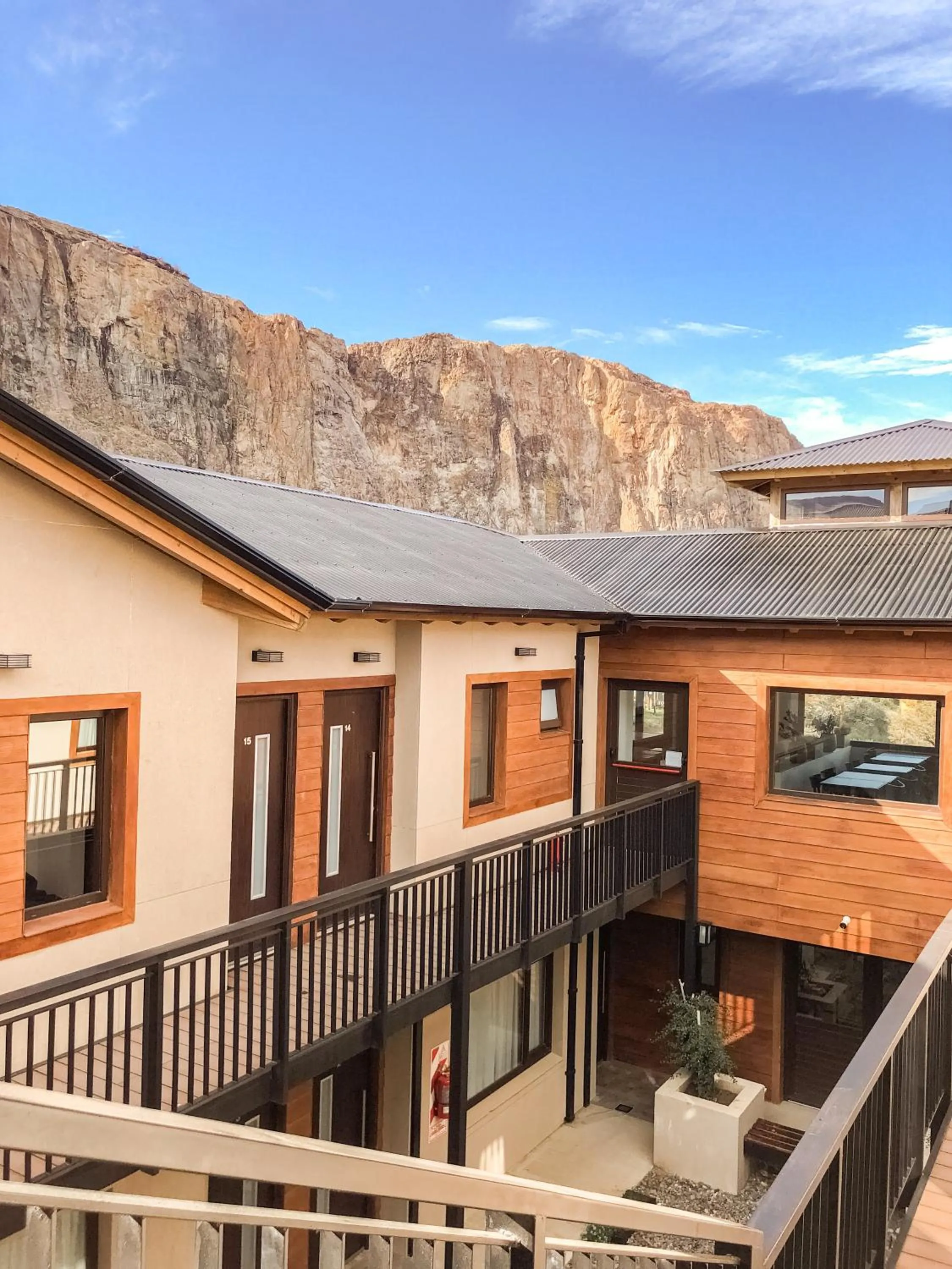 Property building in Senderos Aparts & Suites