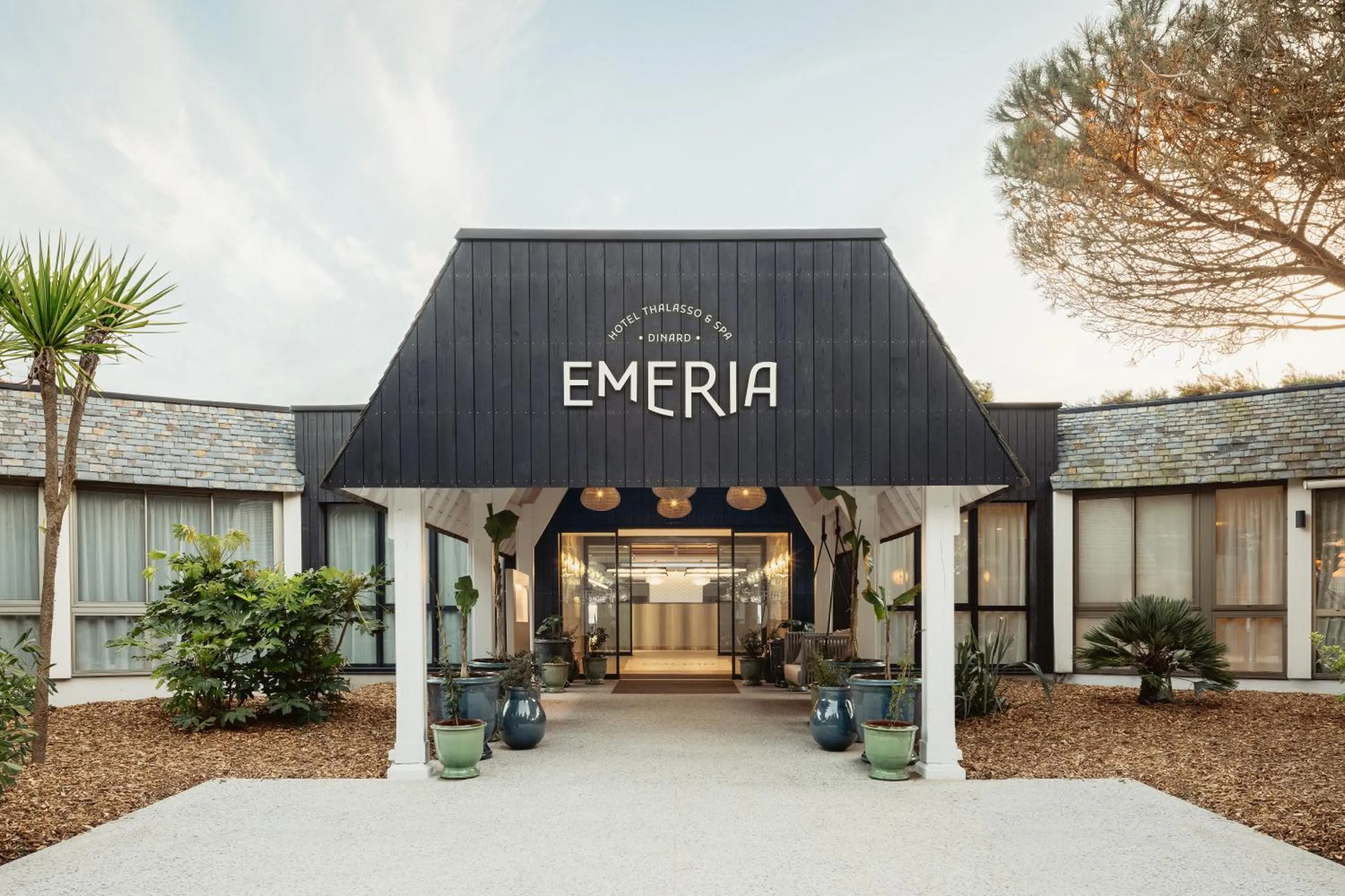 Property building in Emeria Dinard Thalasso Spa