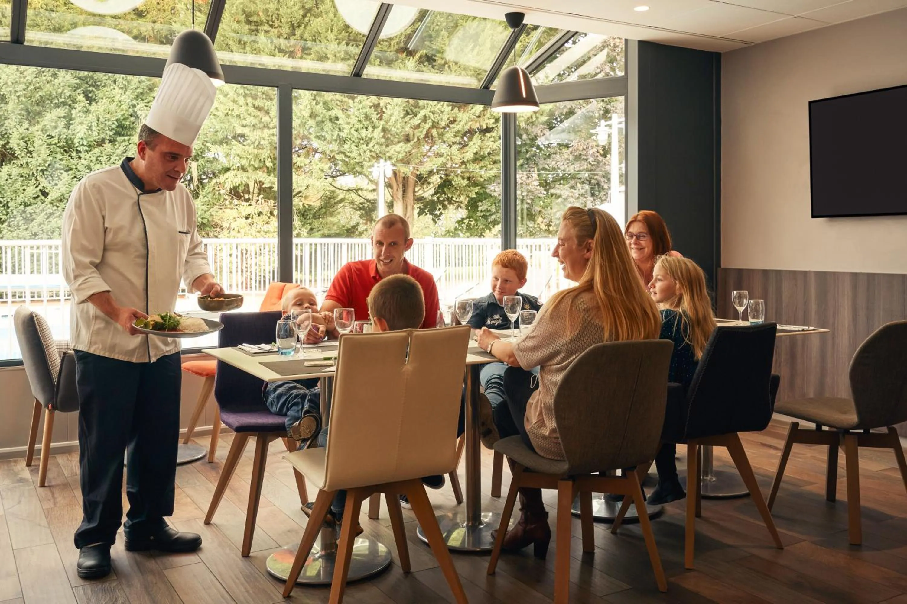 Restaurant/places to eat in Novotel Roissy Saint Witz