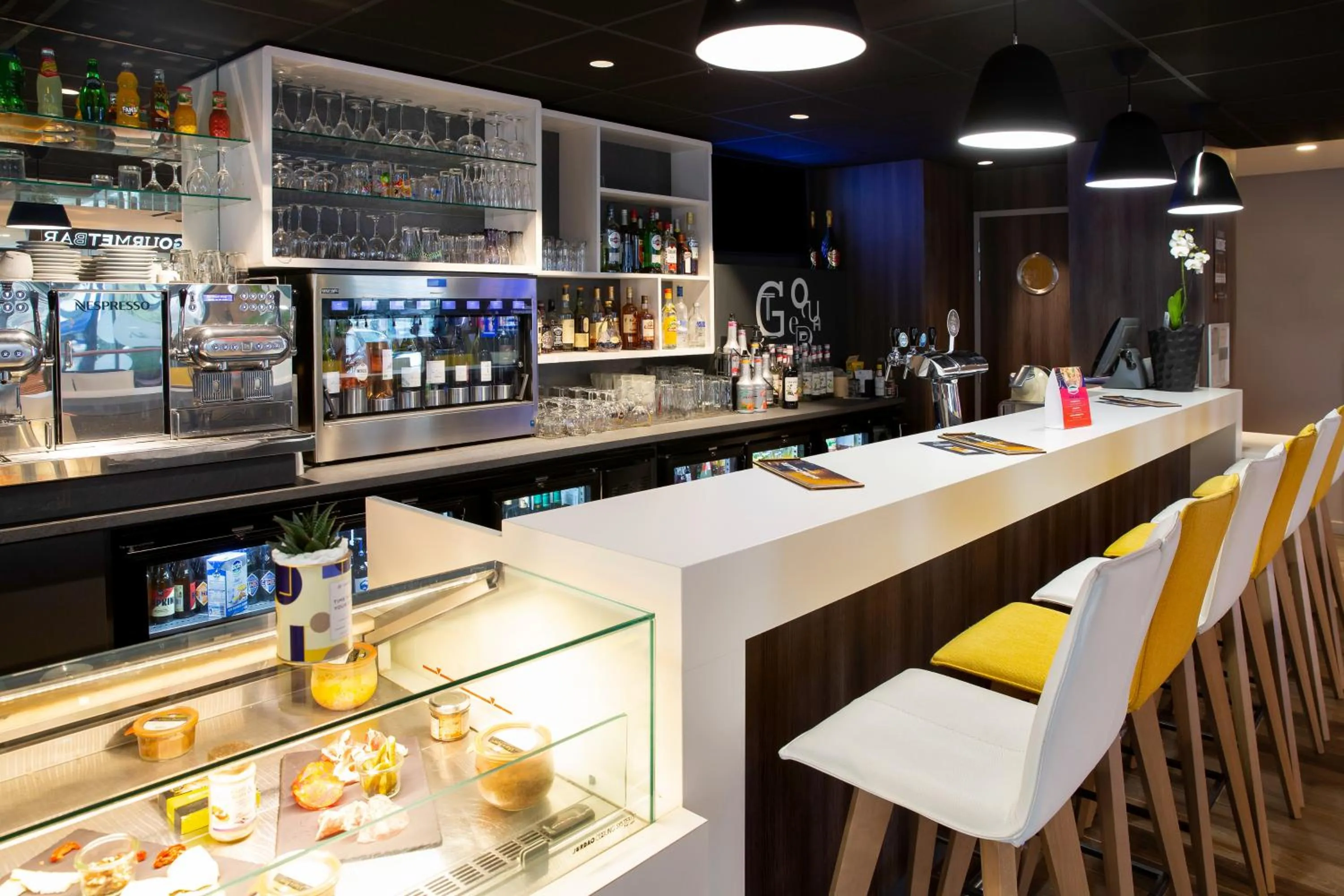 Restaurant/places to eat in Novotel Roissy Saint Witz