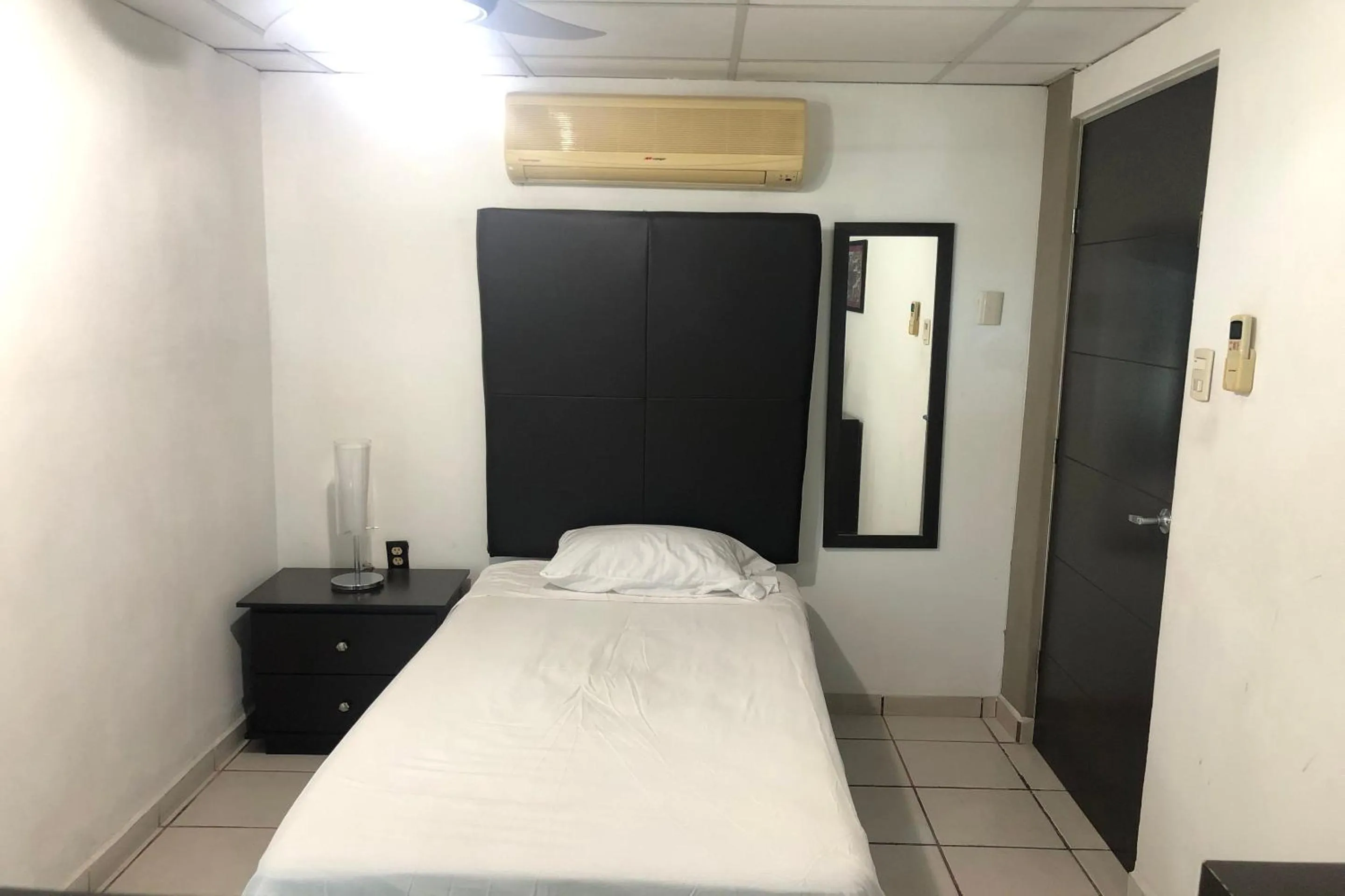 Bedroom, Bed in My Suite Ejecutiva