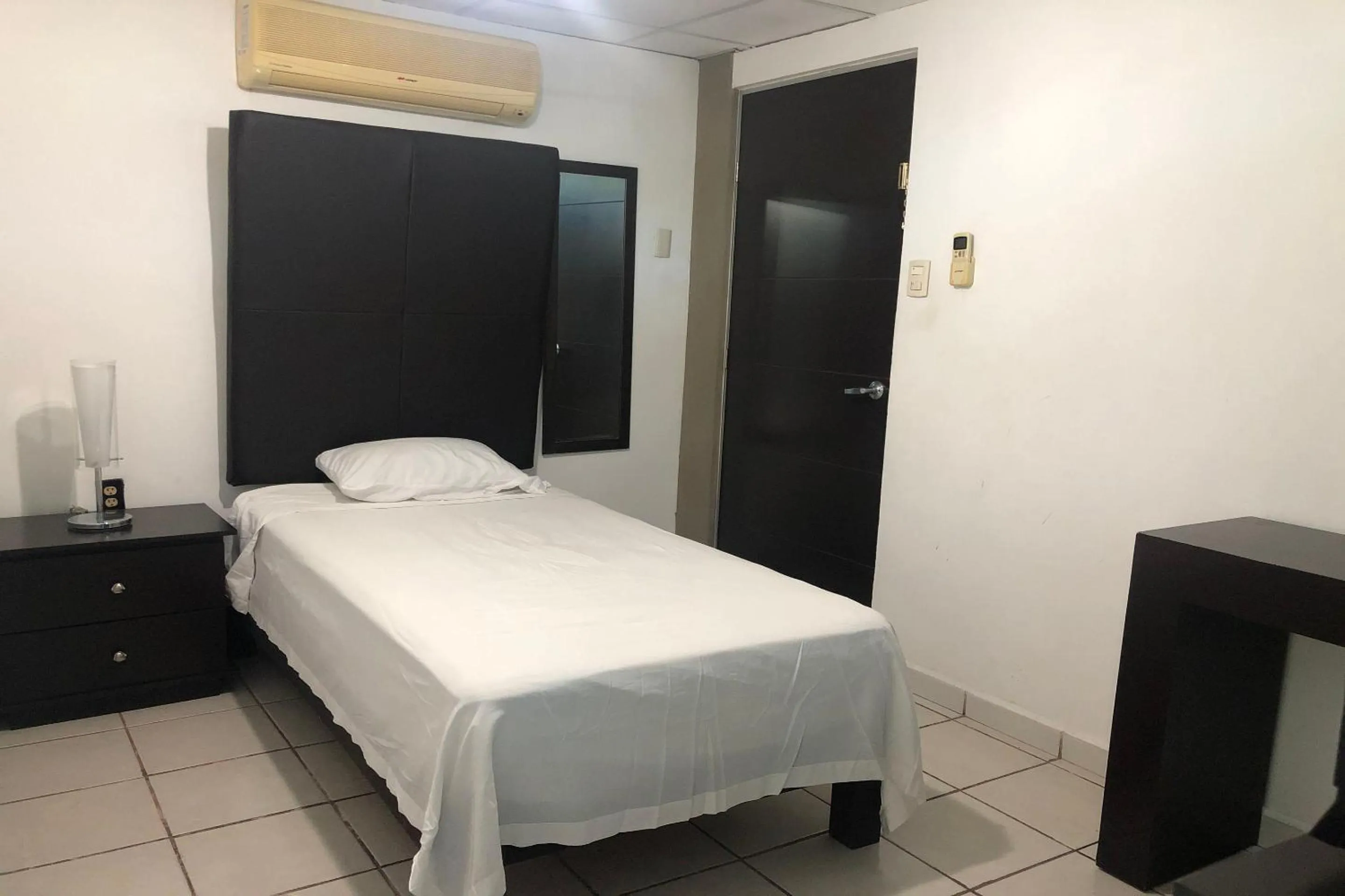 Bedroom, Bed in My Suite Ejecutiva