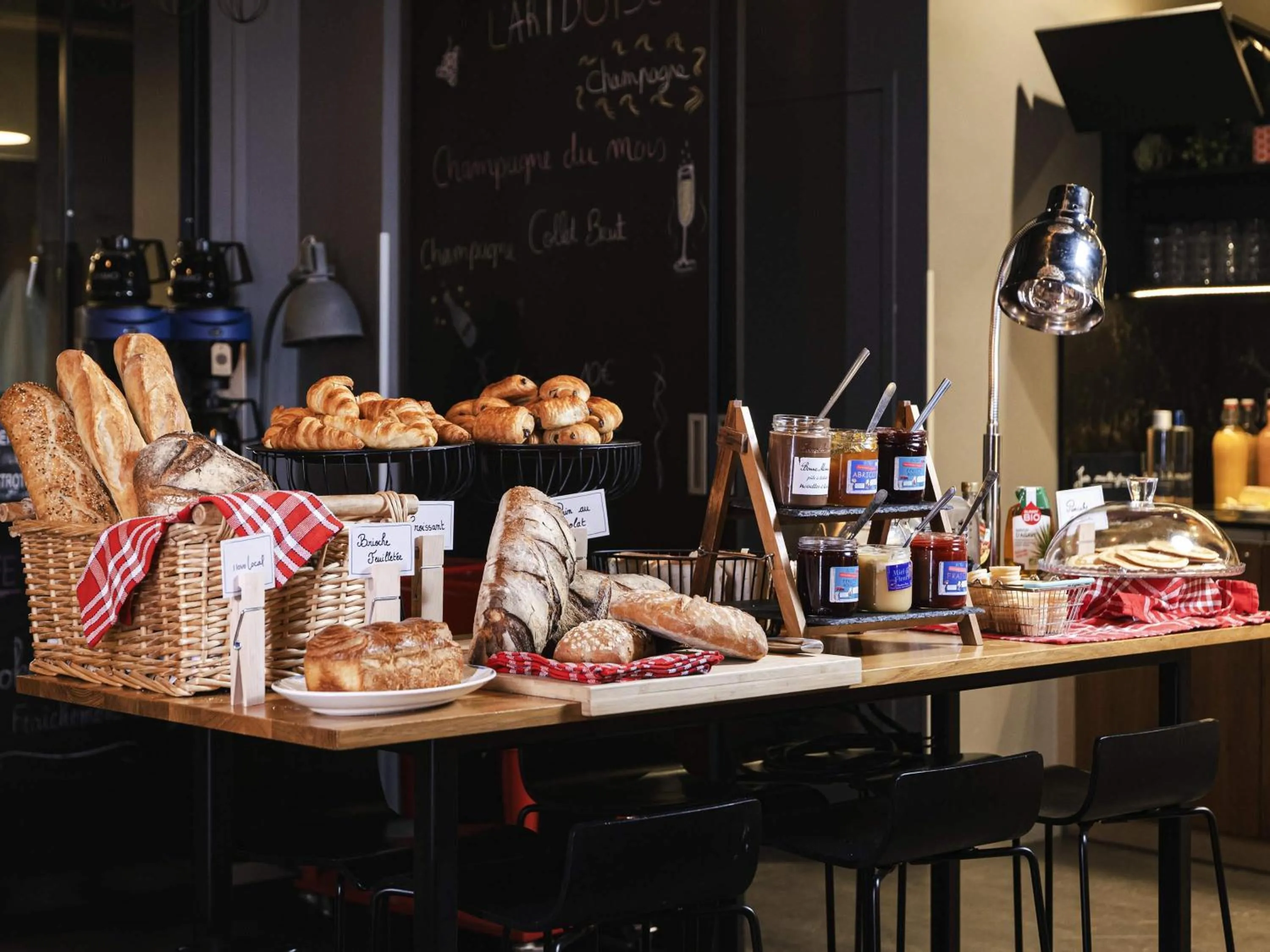 Breakfast in Mercure Reims Parc Des Expositions