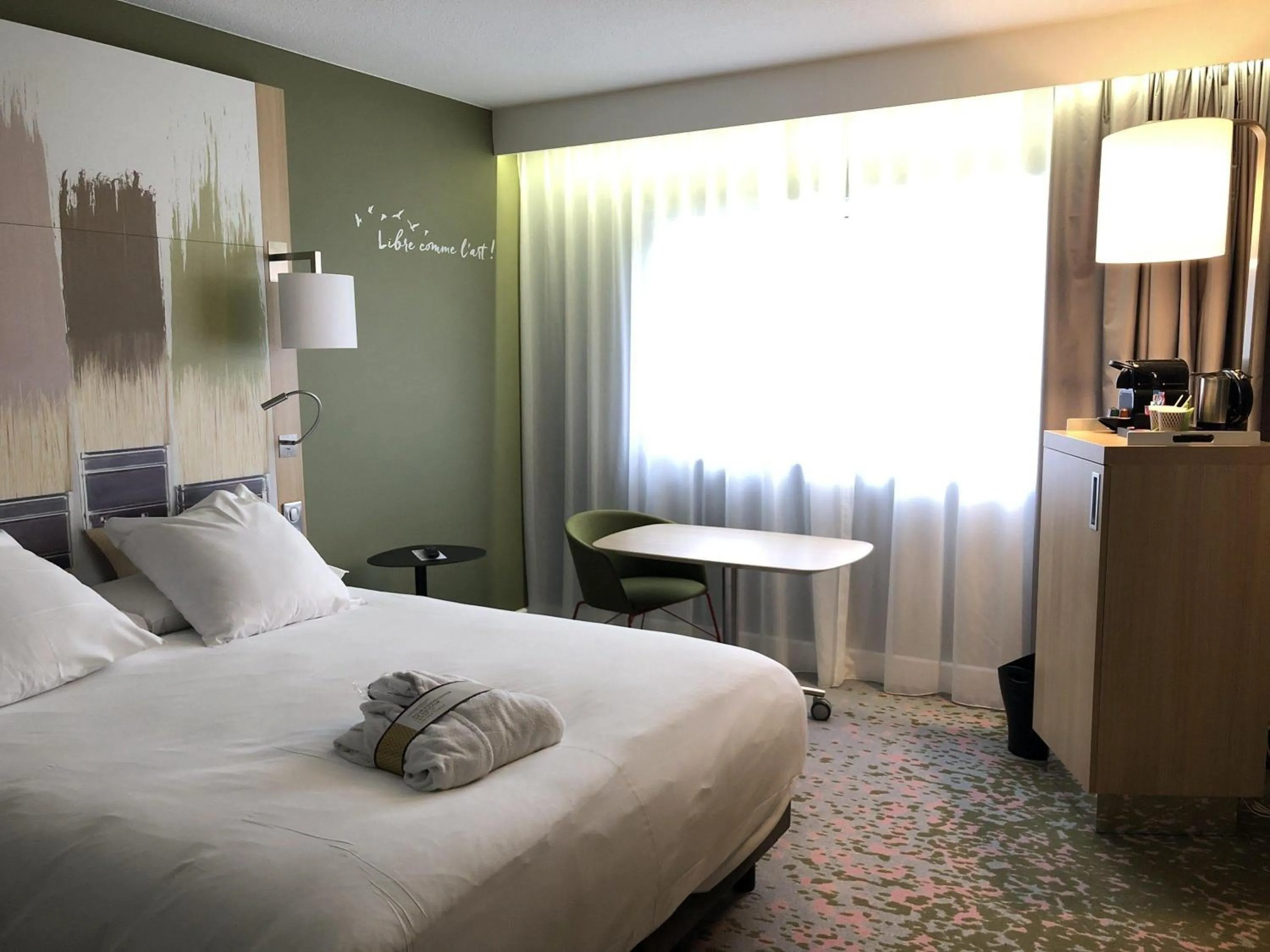 Bedroom, Bed in Mercure Reims Parc Des Expositions