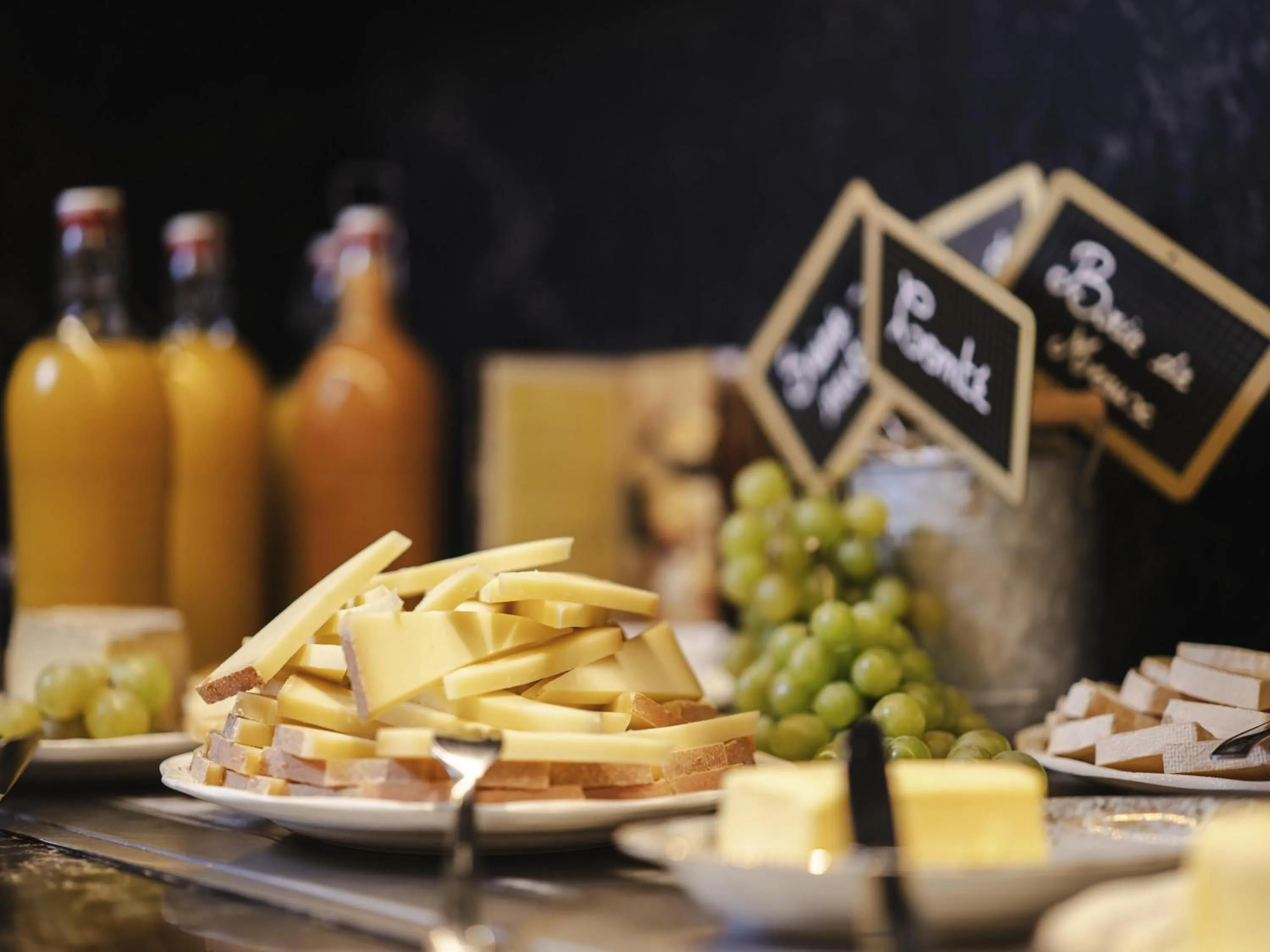 Breakfast in Mercure Reims Parc Des Expositions