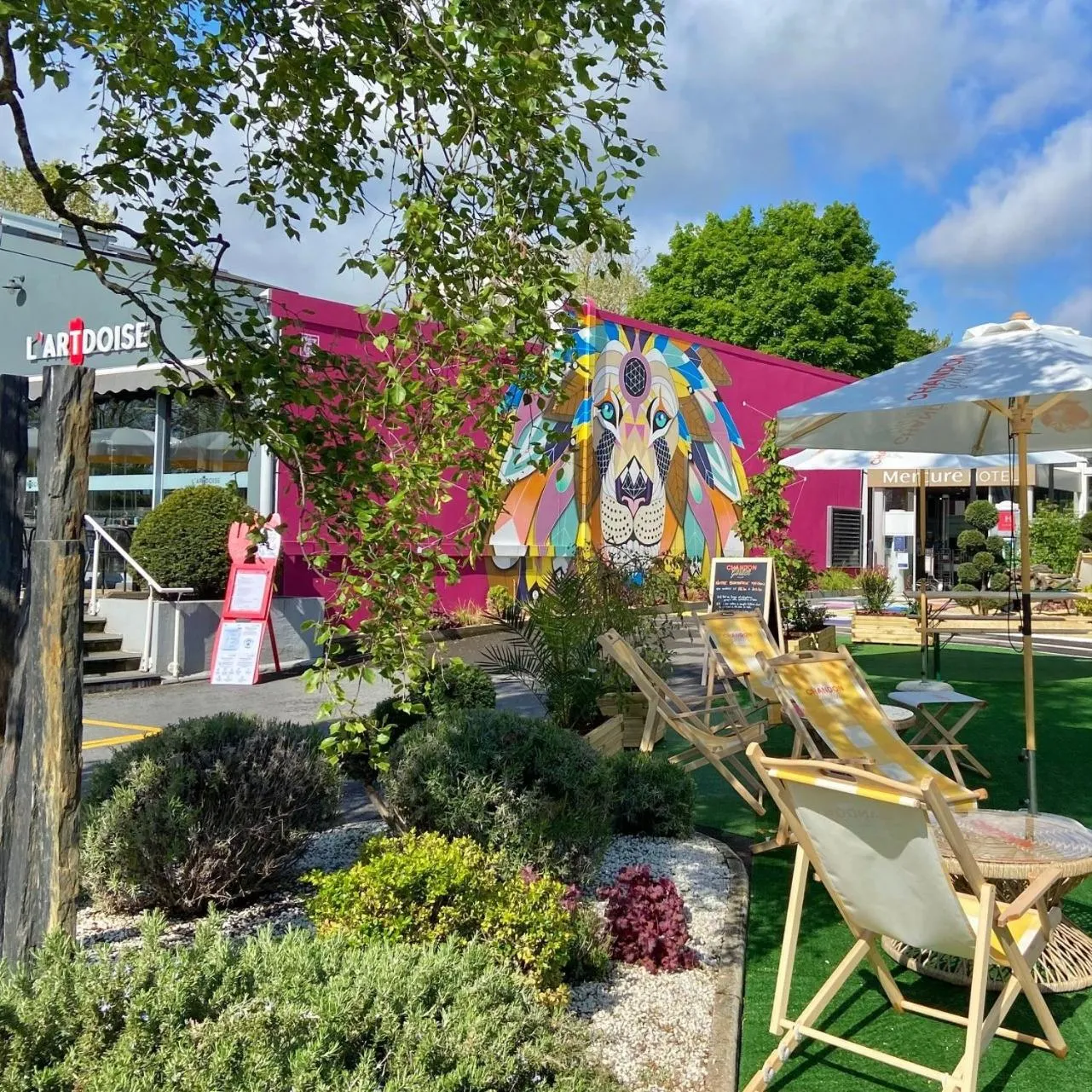 Patio in Mercure Reims Parc Des Expositions