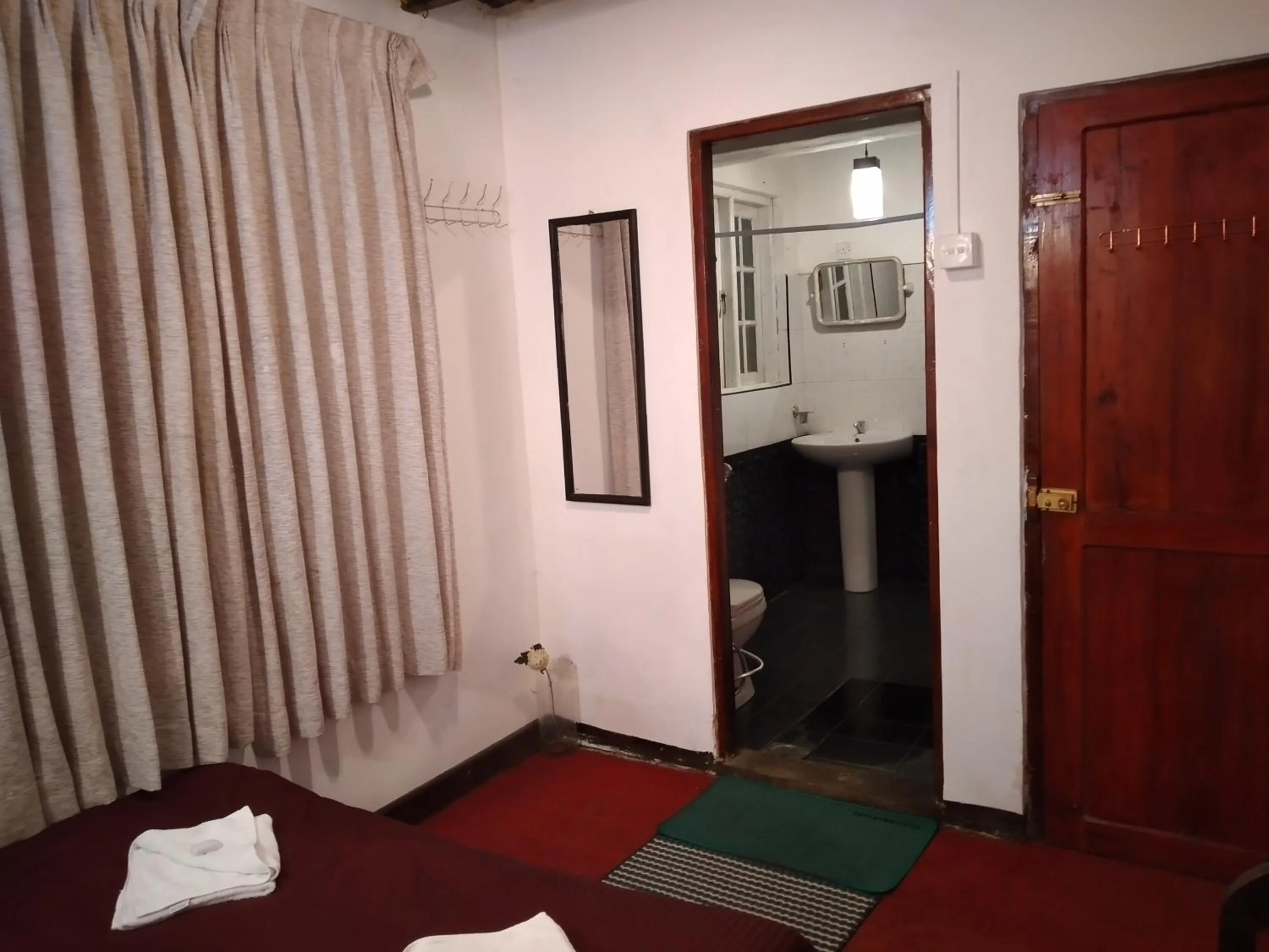 Bedroom, Bed in Eco Creations Nuwaraeliya