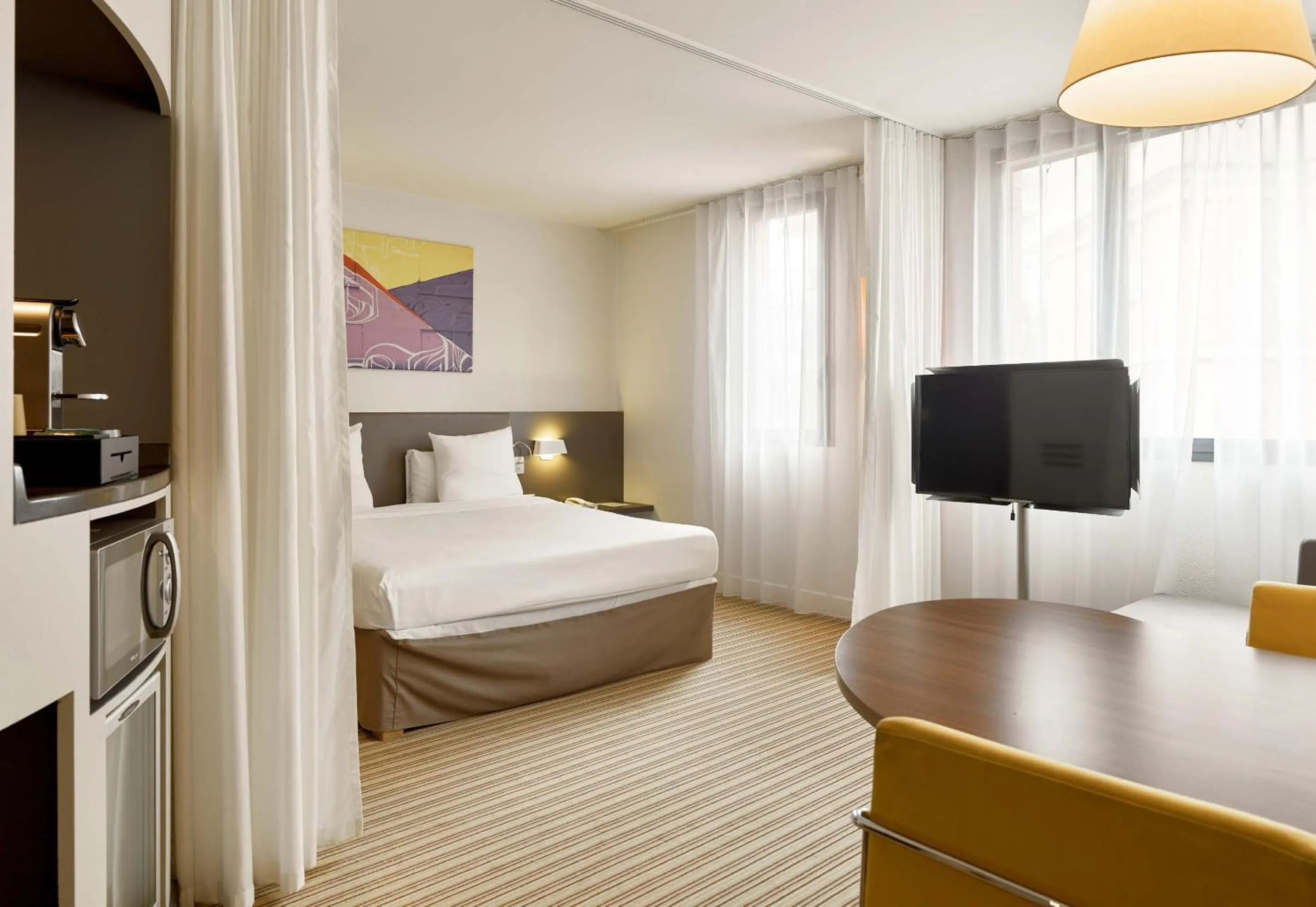 Bedroom, Bed in B&B HOME Rueil-Malmaison Gare