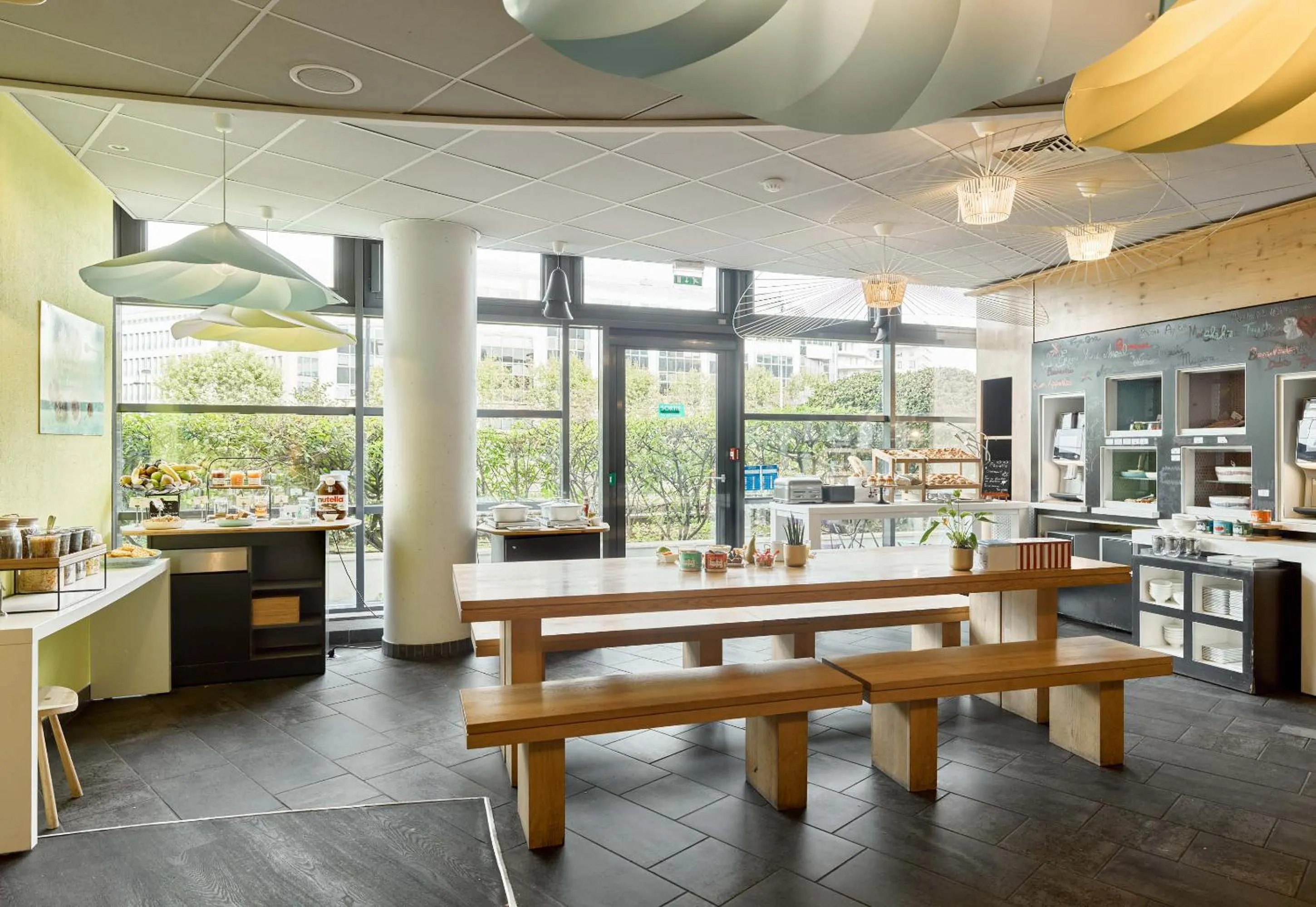 Breakfast in B&B HOME Rueil-Malmaison Gare