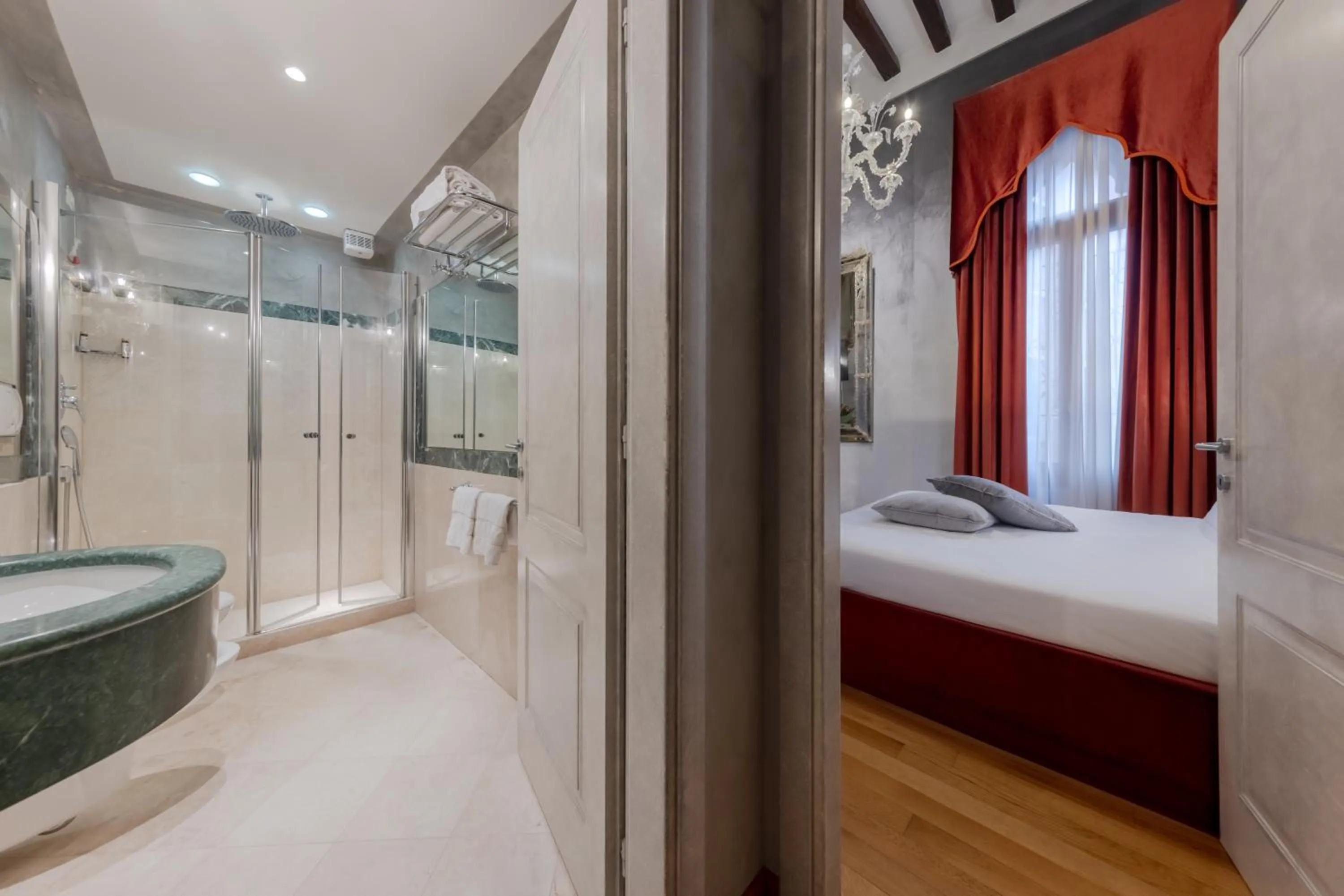 Bathroom, Bed in Ca Dell'Arte