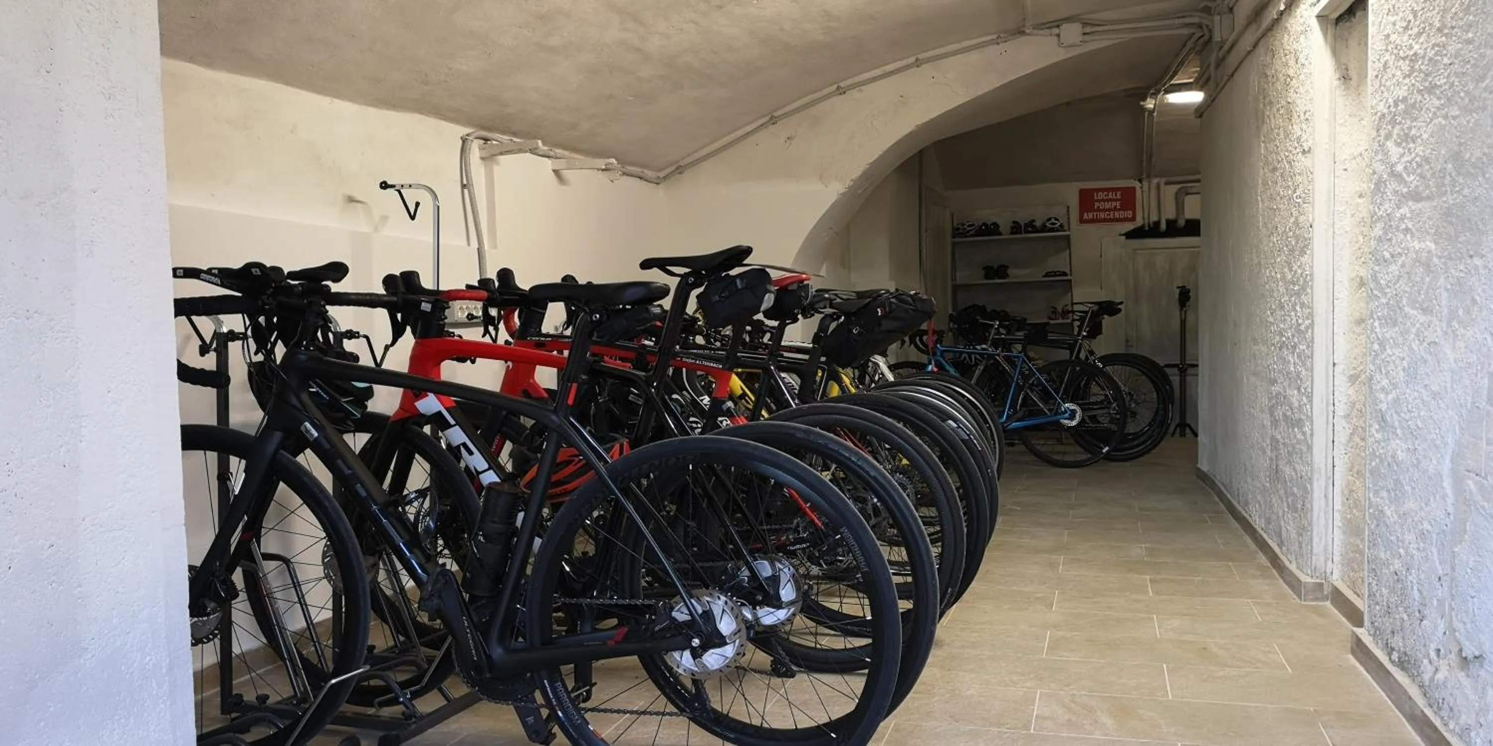 Cycling in Hotel Palazzo Renieri - 3stelle S