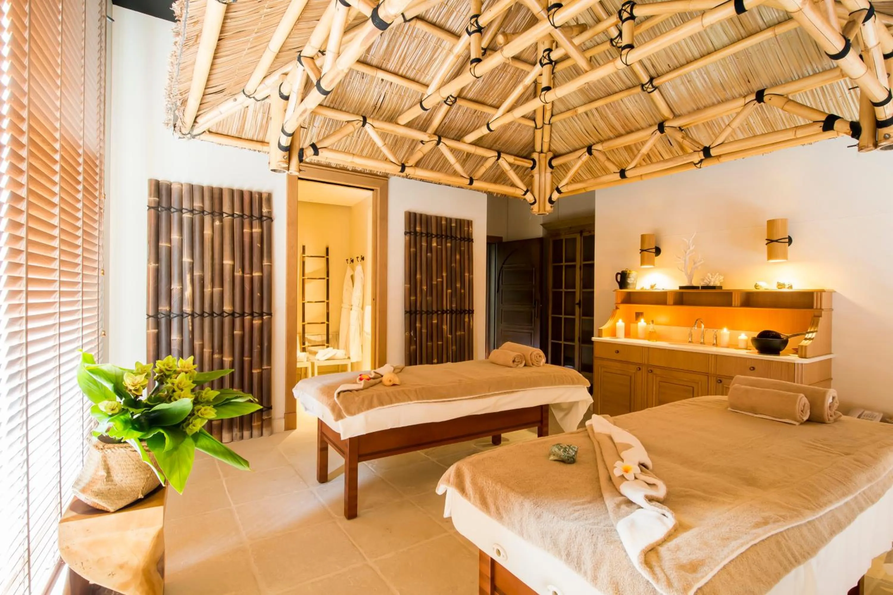 Massage, Bed in Palazzo Parigi Hotel & Grand Spa - LHW