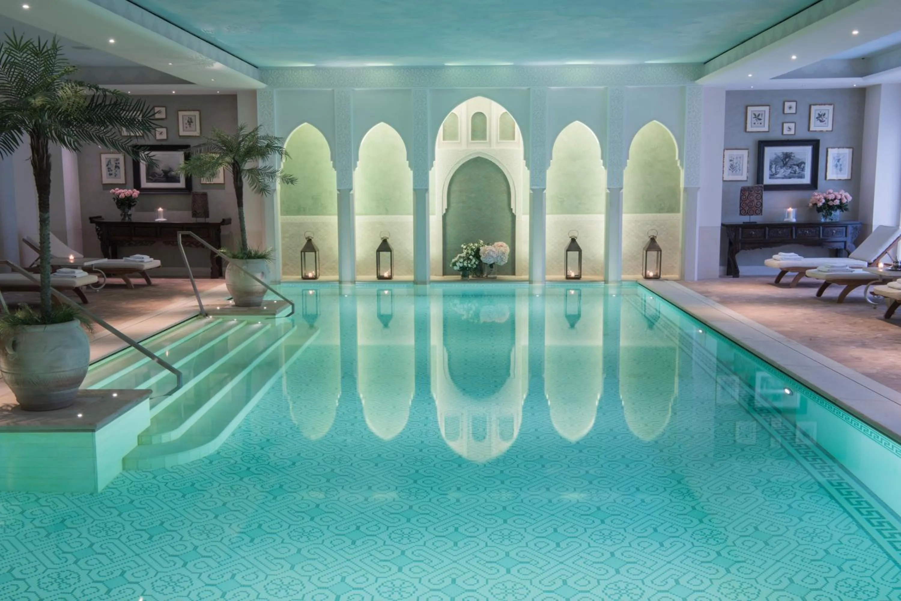 Swimming pool in Palazzo Parigi Hotel & Grand Spa - LHW