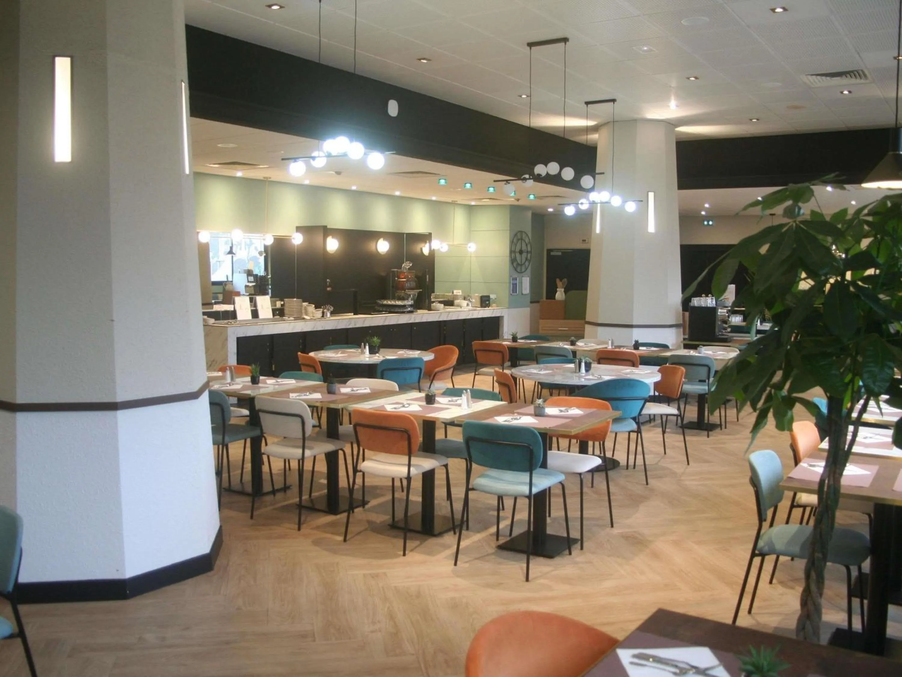 Breakfast in Mercure Rennes Centre Gare