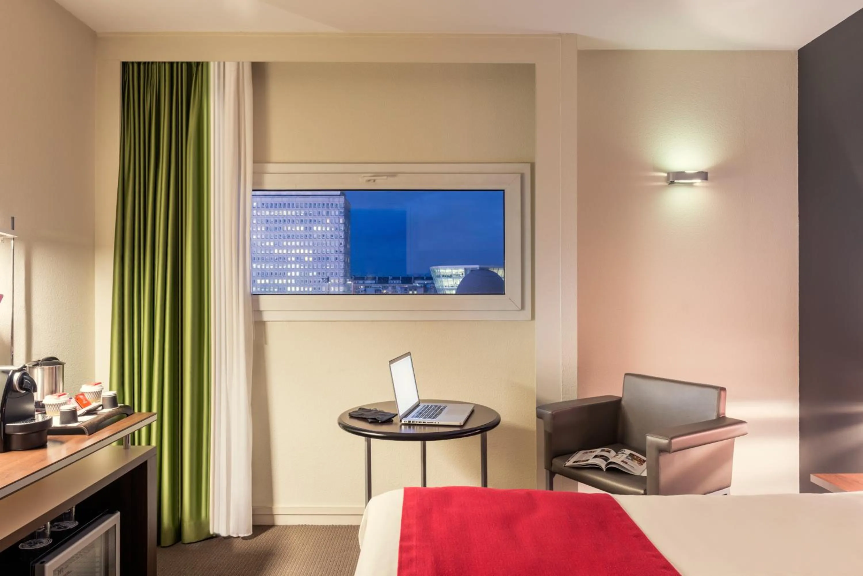 Photo of the whole room, Bed in Mercure Rennes Centre Gare